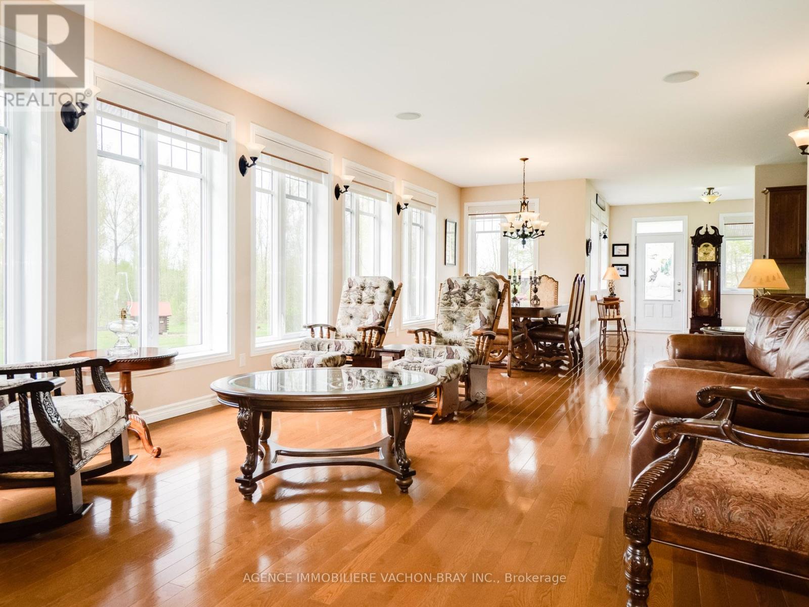 18668 Concession 2 Road, North Glengarry, Ontario  K0C 1B0 - Photo 15 - X12371696