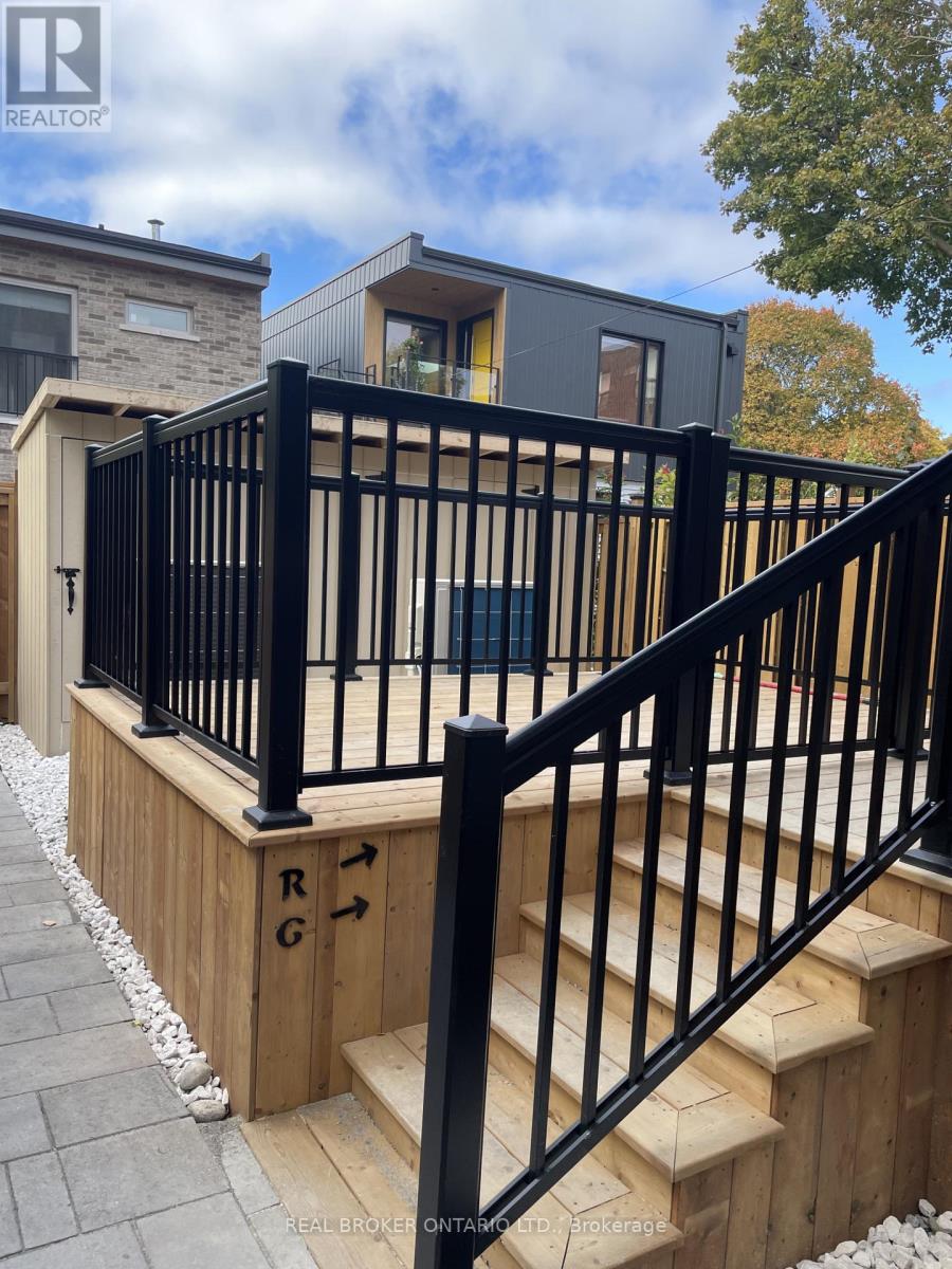 Unit R - 72 Jones Avenue, Toronto, Ontario  M4M 2Z8 - Photo 34 - E12512070