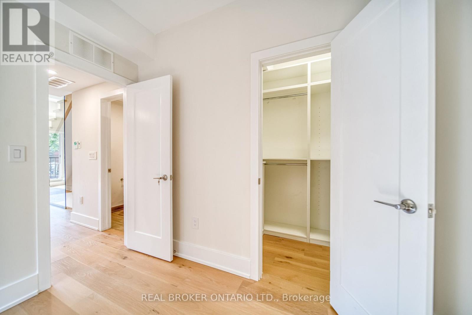 Unit R - 72 Jones Avenue, Toronto, Ontario  M4M 2Z8 - Photo 9 - E12512070