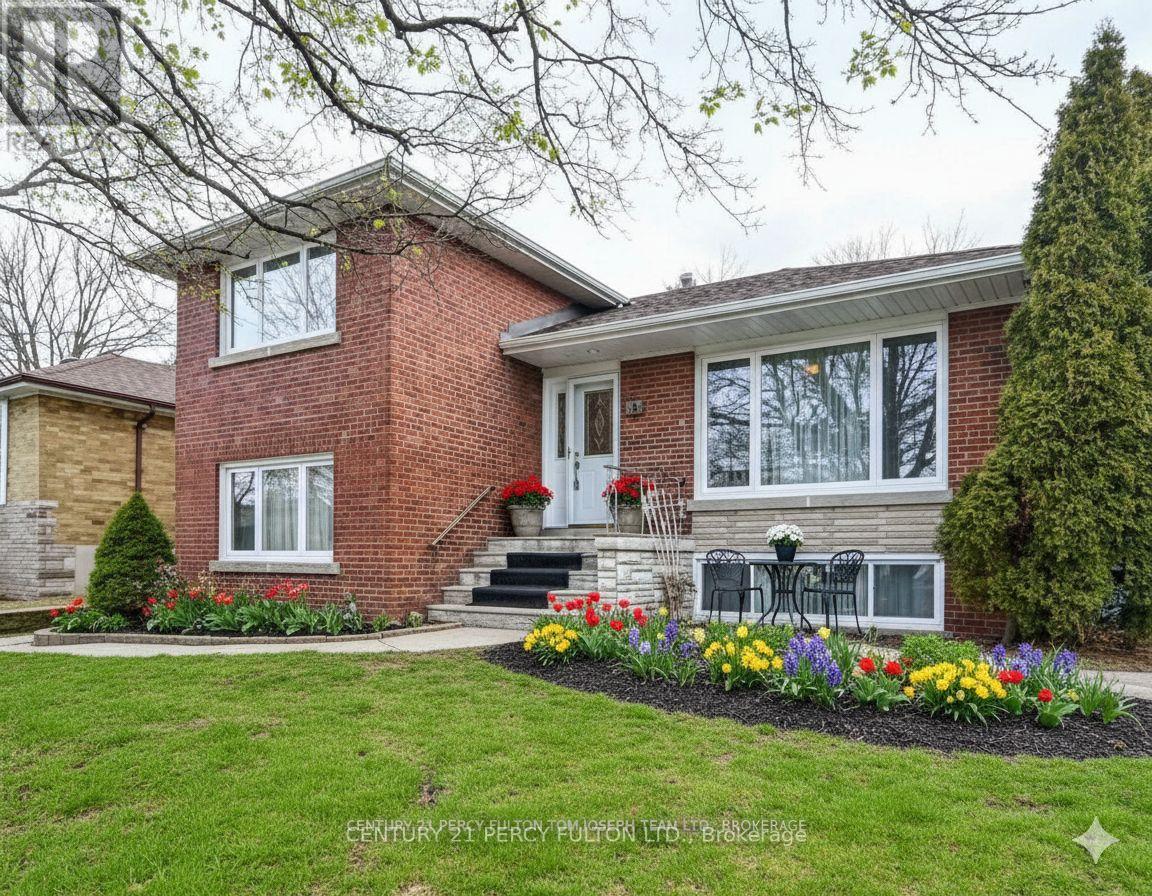 22 PERIVALE CRESCENT, Toronto, Ontario