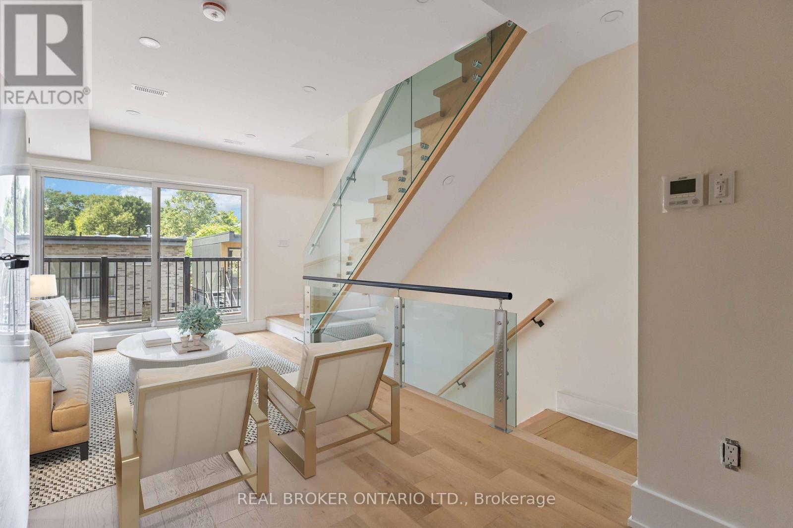 Unit R - 72 Jones Avenue, Toronto, Ontario  M4M 2Z8 - Photo 3 - E12512070