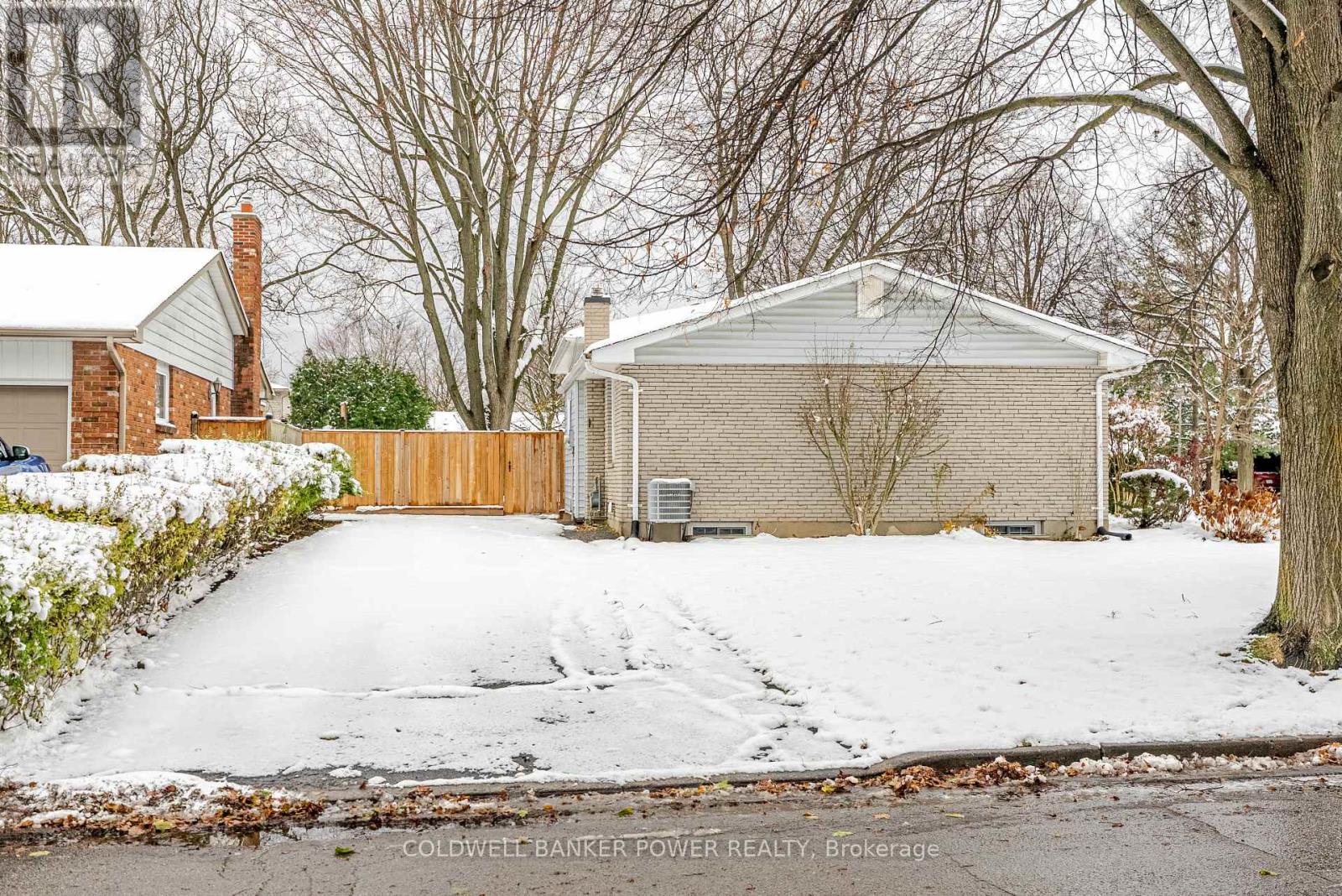 29 Nottinghill Crescent, London South, Ontario N6K 1P9 - Photo 3 - X12554924