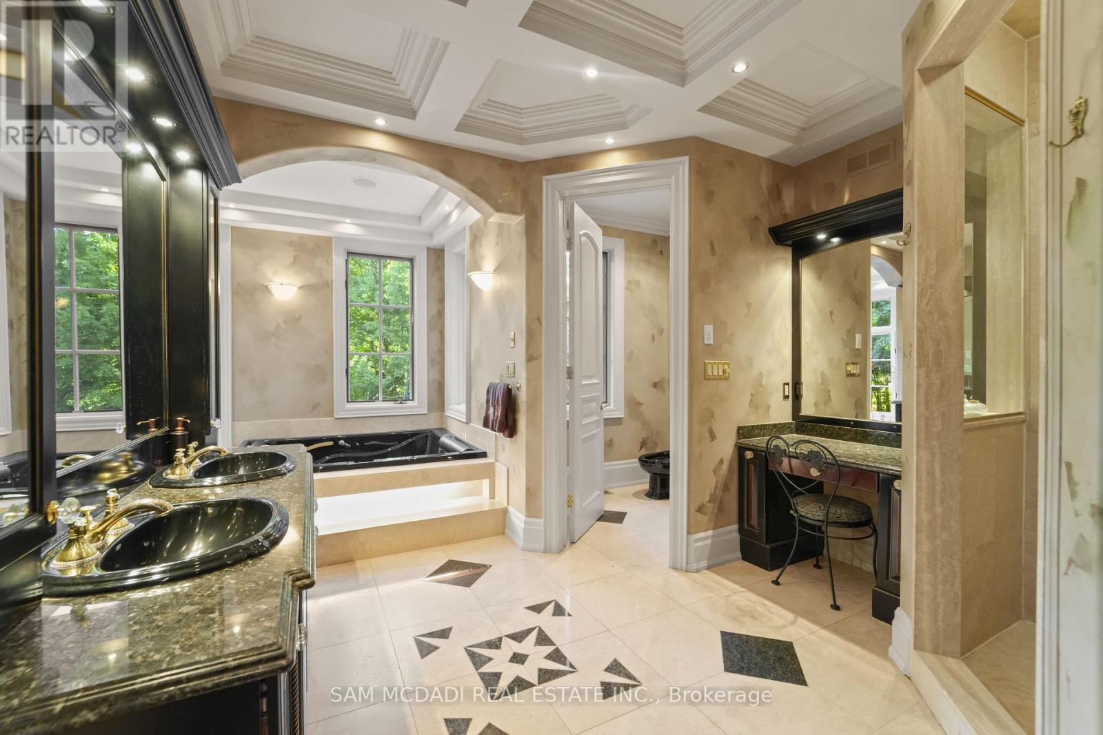 10140 Pineview Trail, Milton, Ontario L0P 1B0 - Photo 25 - W12551356