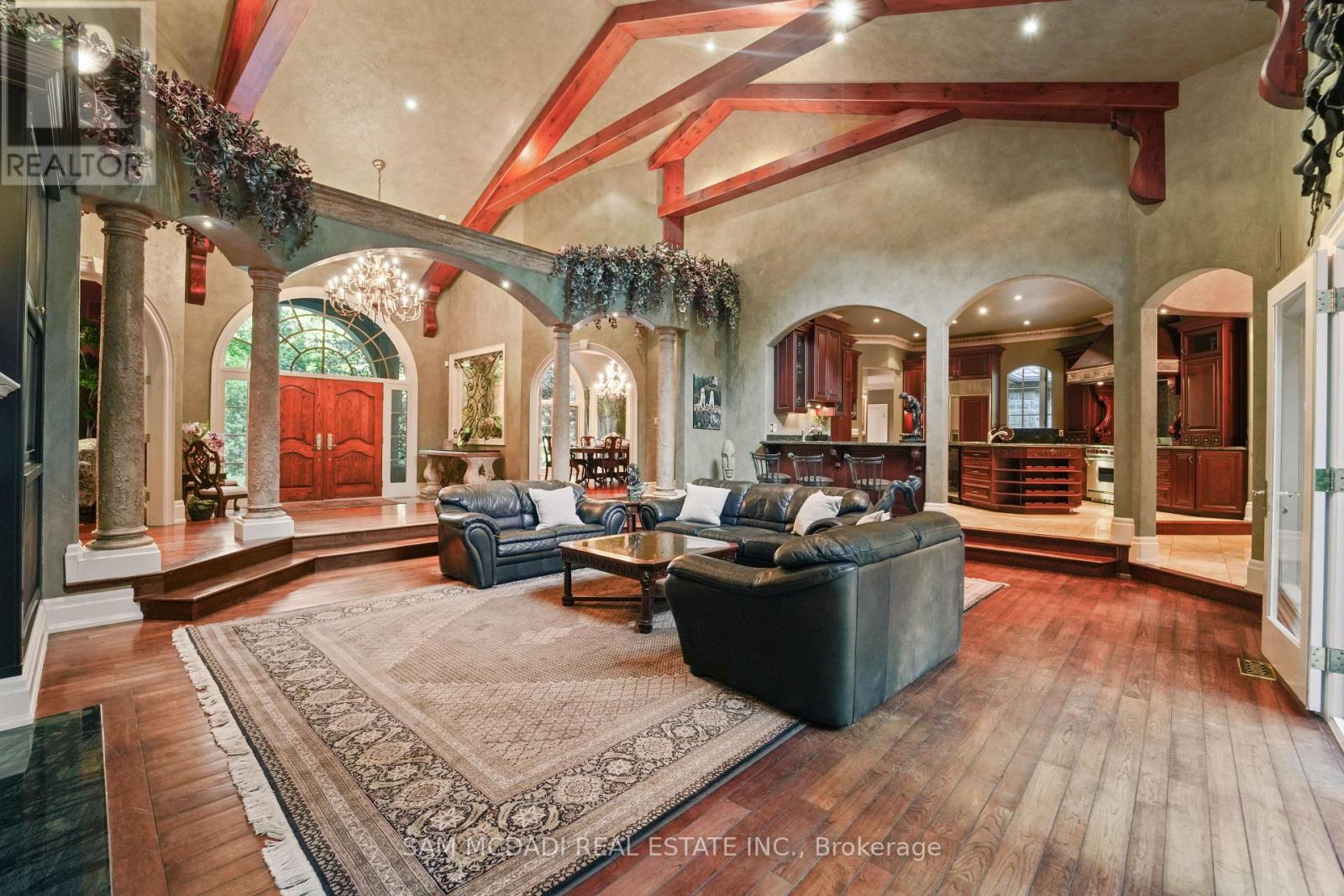 10140 Pineview Trail, Milton, Ontario L0P 1B0 - Photo 6 - W12551356