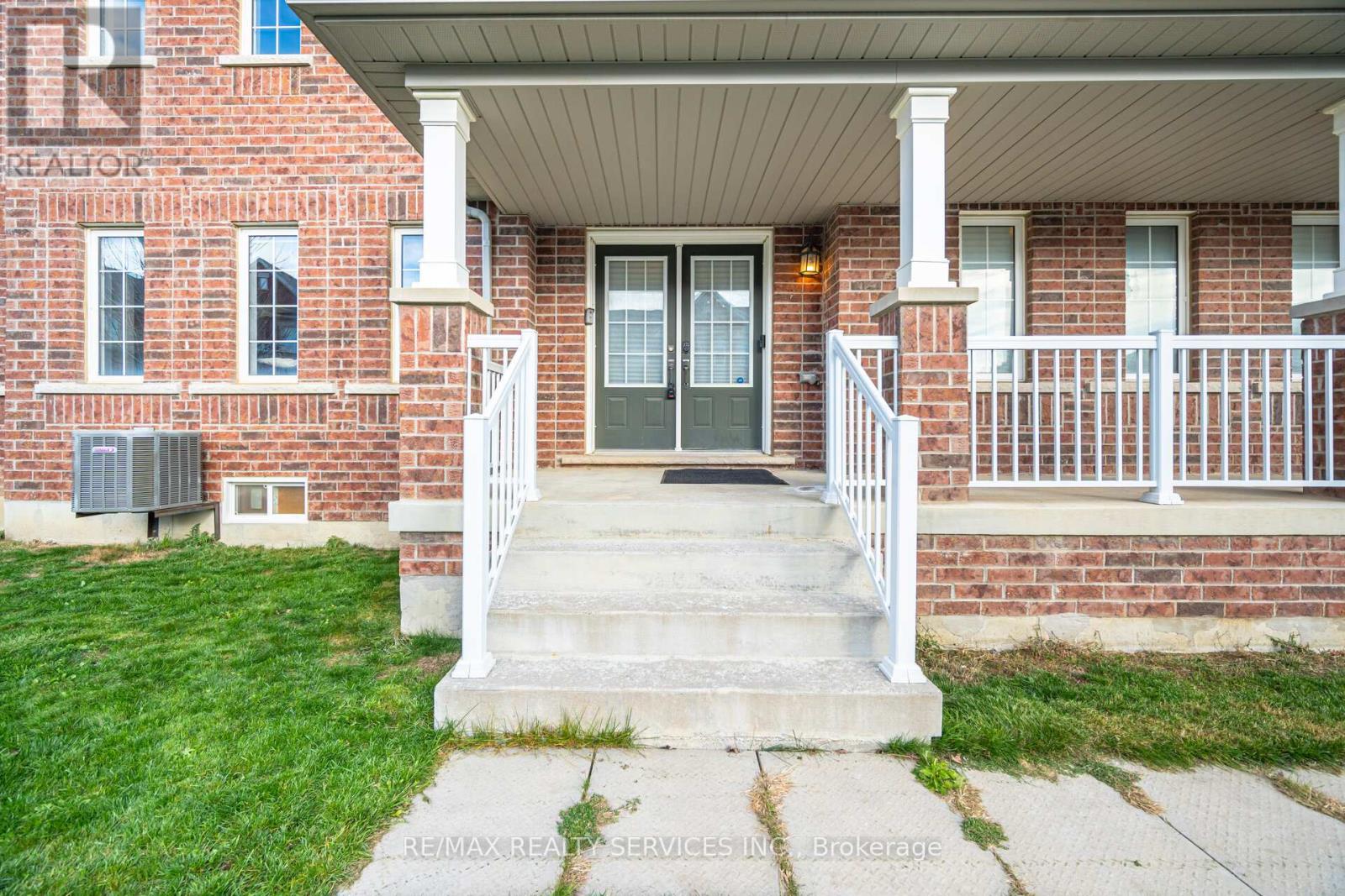 144 Baffin Crescent, Brampton, Ontario  L7A 0C7 - Photo 6 - W12557456