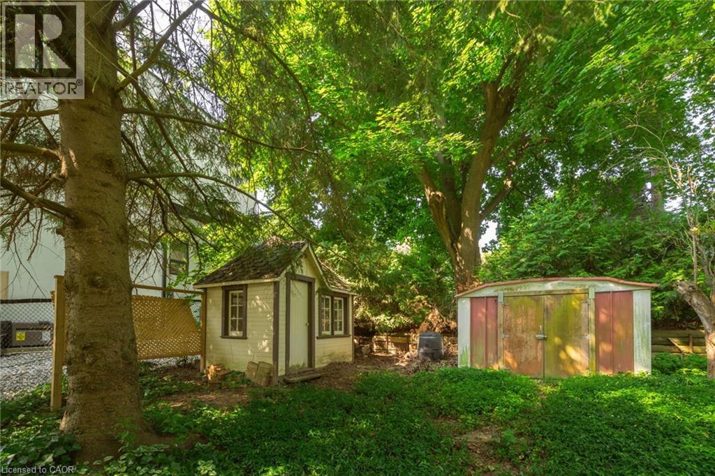 Photo 15 of 49 for 840 Clearview Avenue