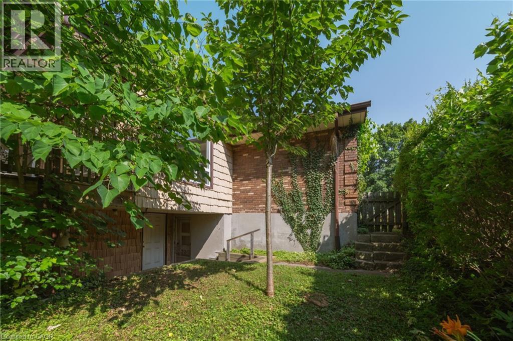 Photo 7 of 49 for 840 Clearview Avenue