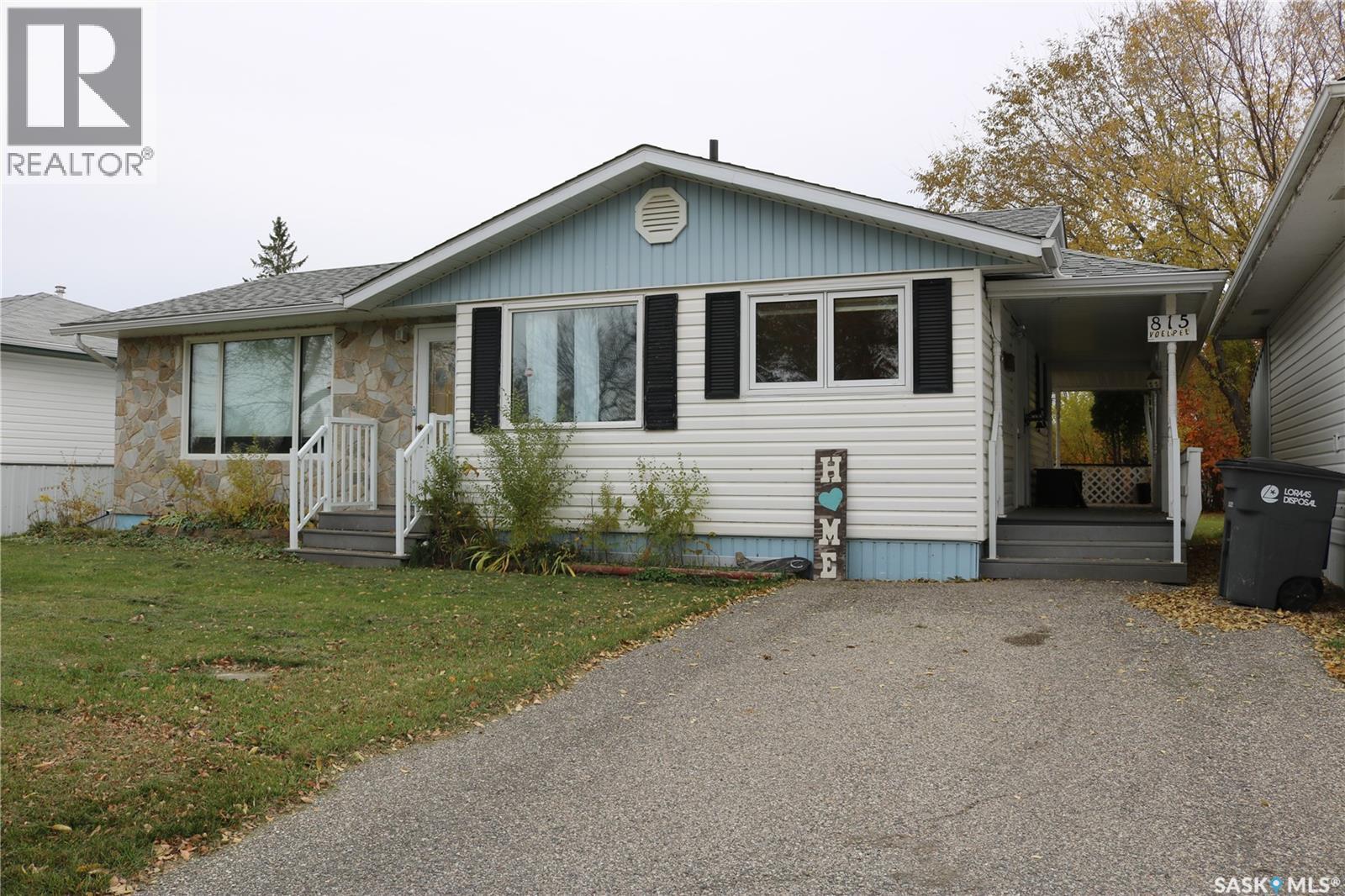 815 Willow STREET, Moosomin, Saskatchewan