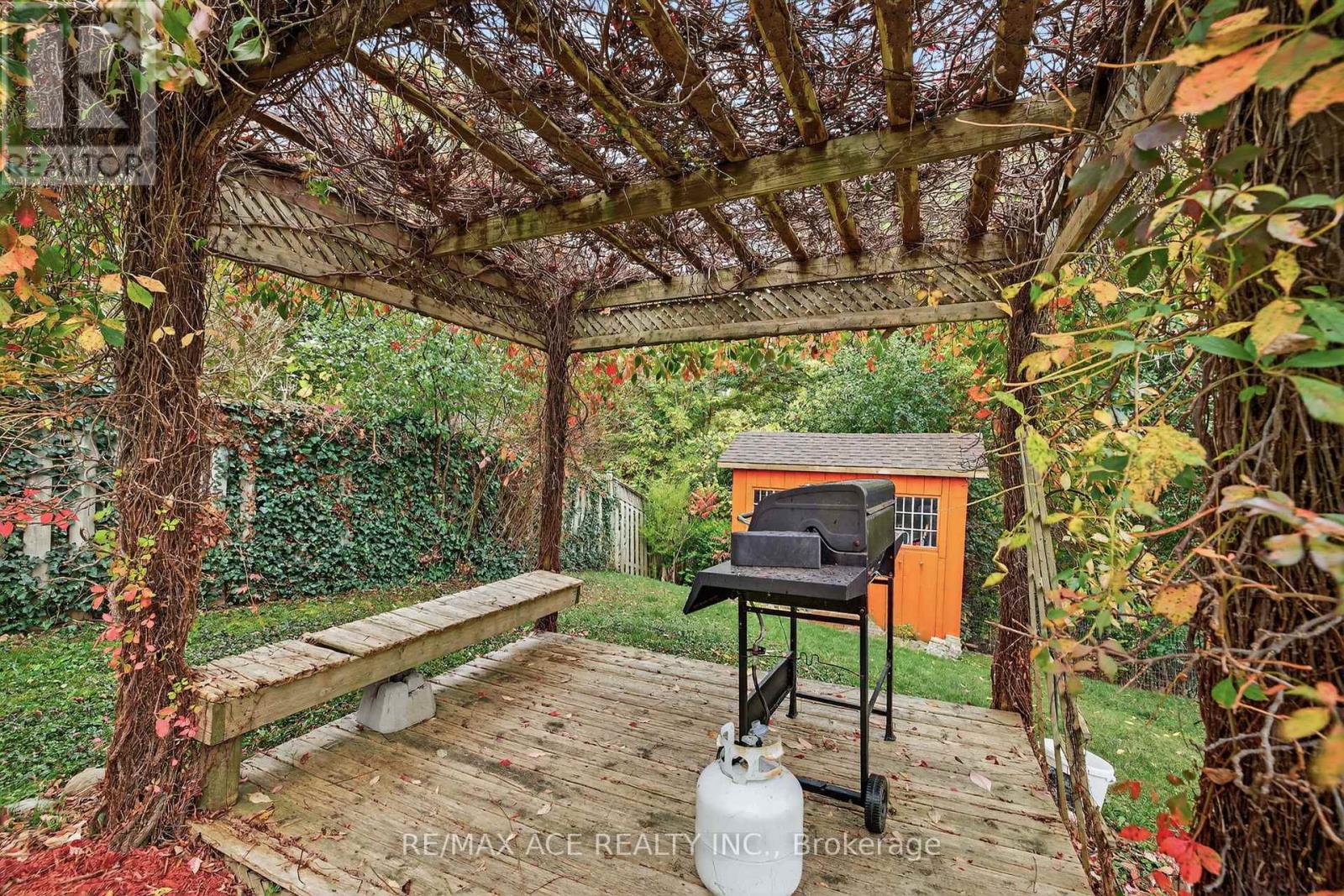 841 Deveron Crescent, London South, Ontario  N5Z 5B4 - Photo 32 - X12553394