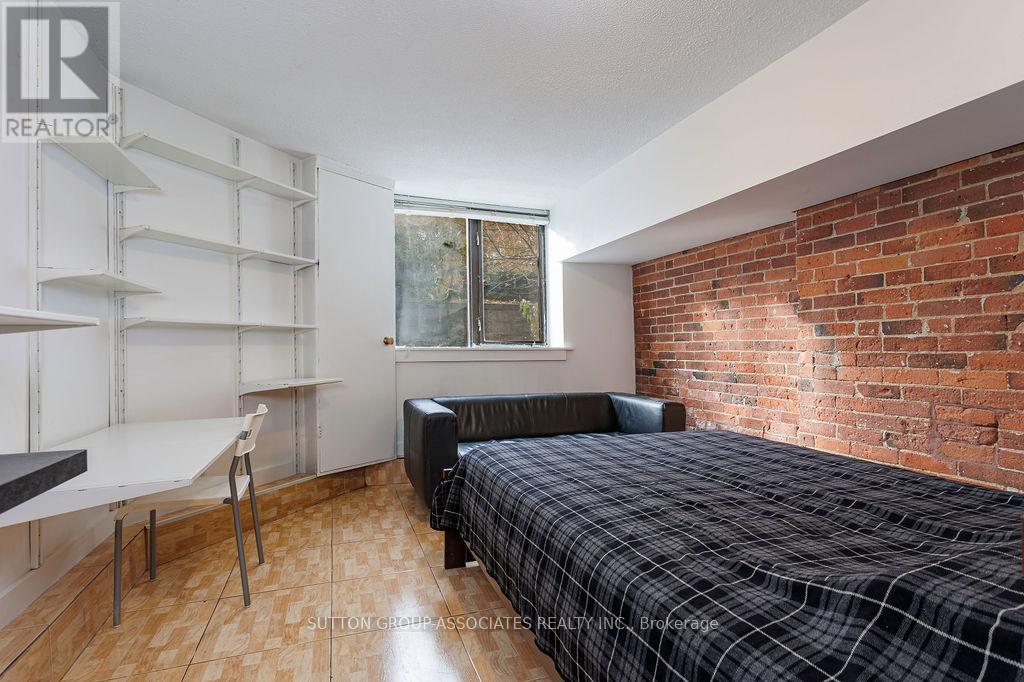 1b - 157 Madison Avenue, Toronto, Ontario  M5R 2S6 - Photo 2 - C12557894