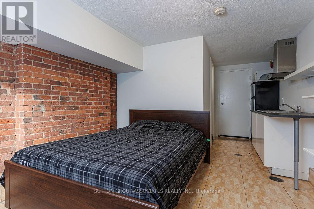1b - 157 Madison Avenue, Toronto, Ontario  M5R 2S6 - Photo 4 - C12557894