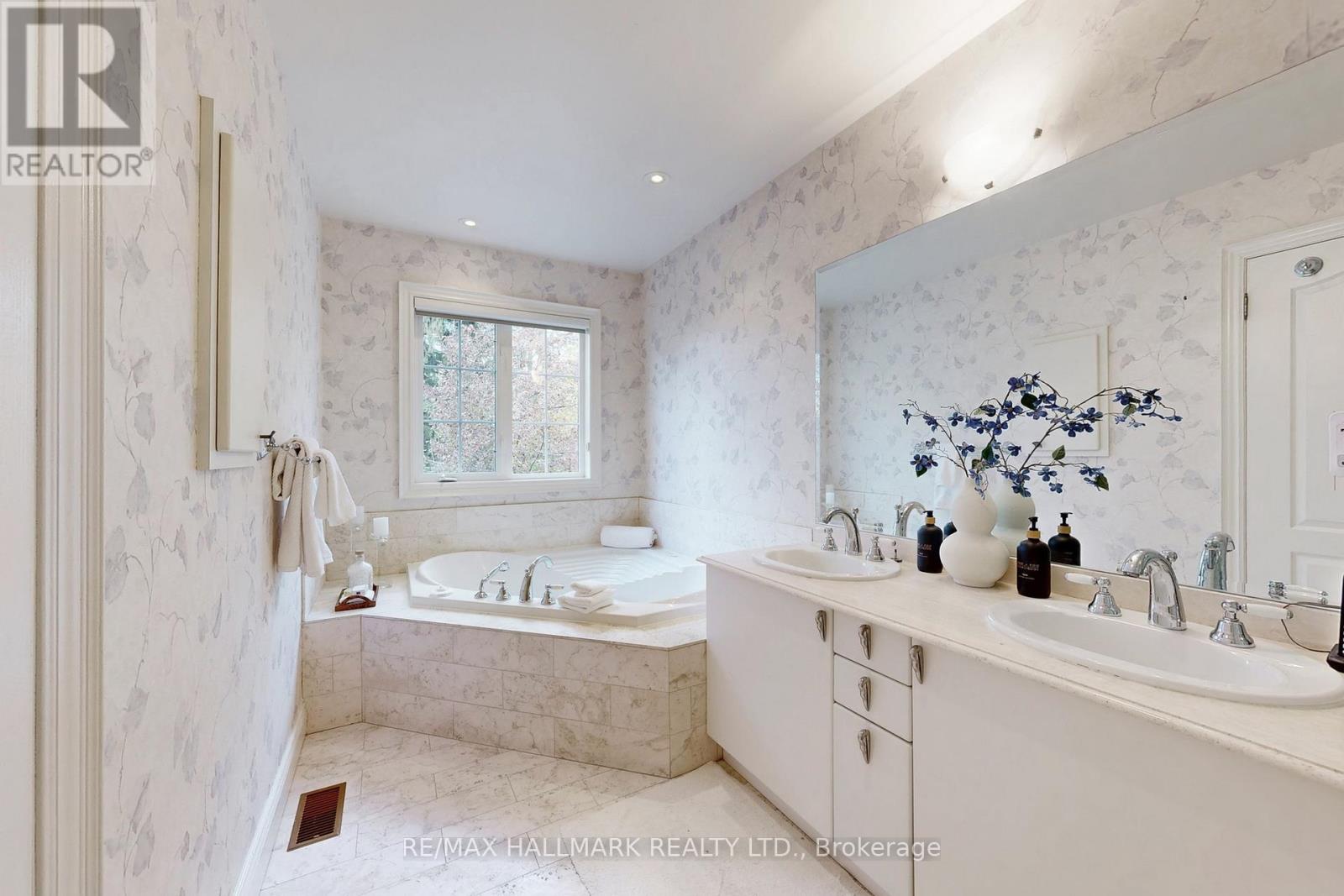 6a Carey Road, Toronto, Ontario  M4S 1N8 - Photo 14 - C12557908