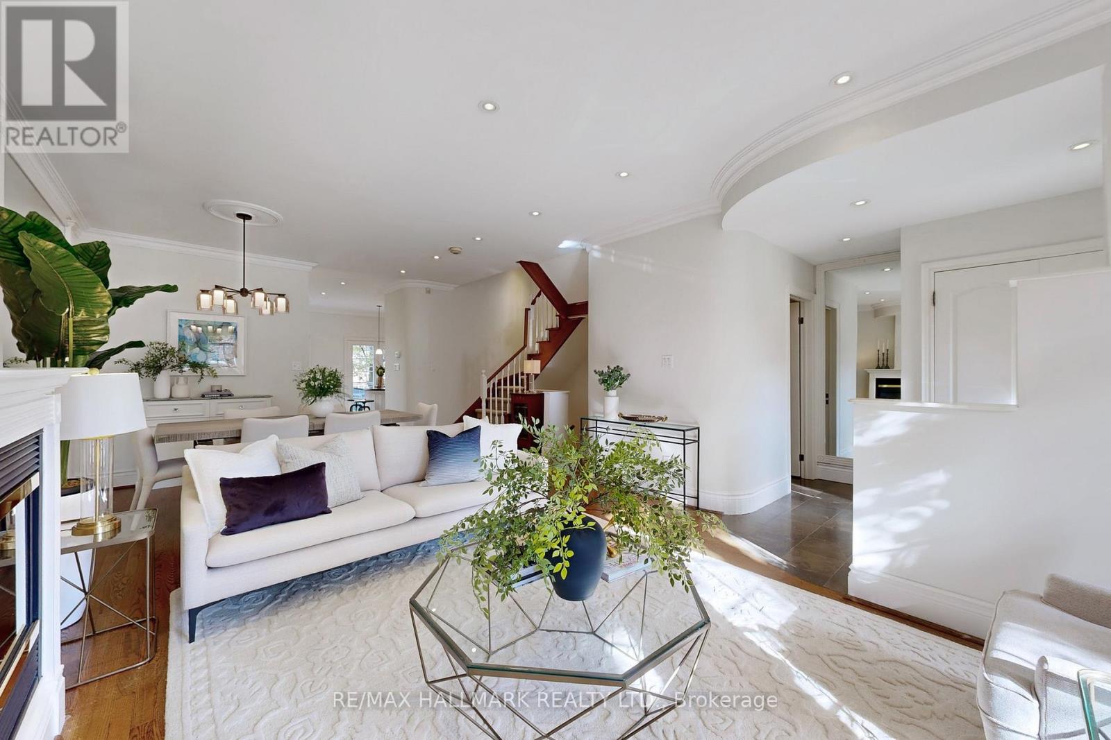 6a Carey Road, Toronto, Ontario  M4S 1N8 - Photo 3 - C12557908