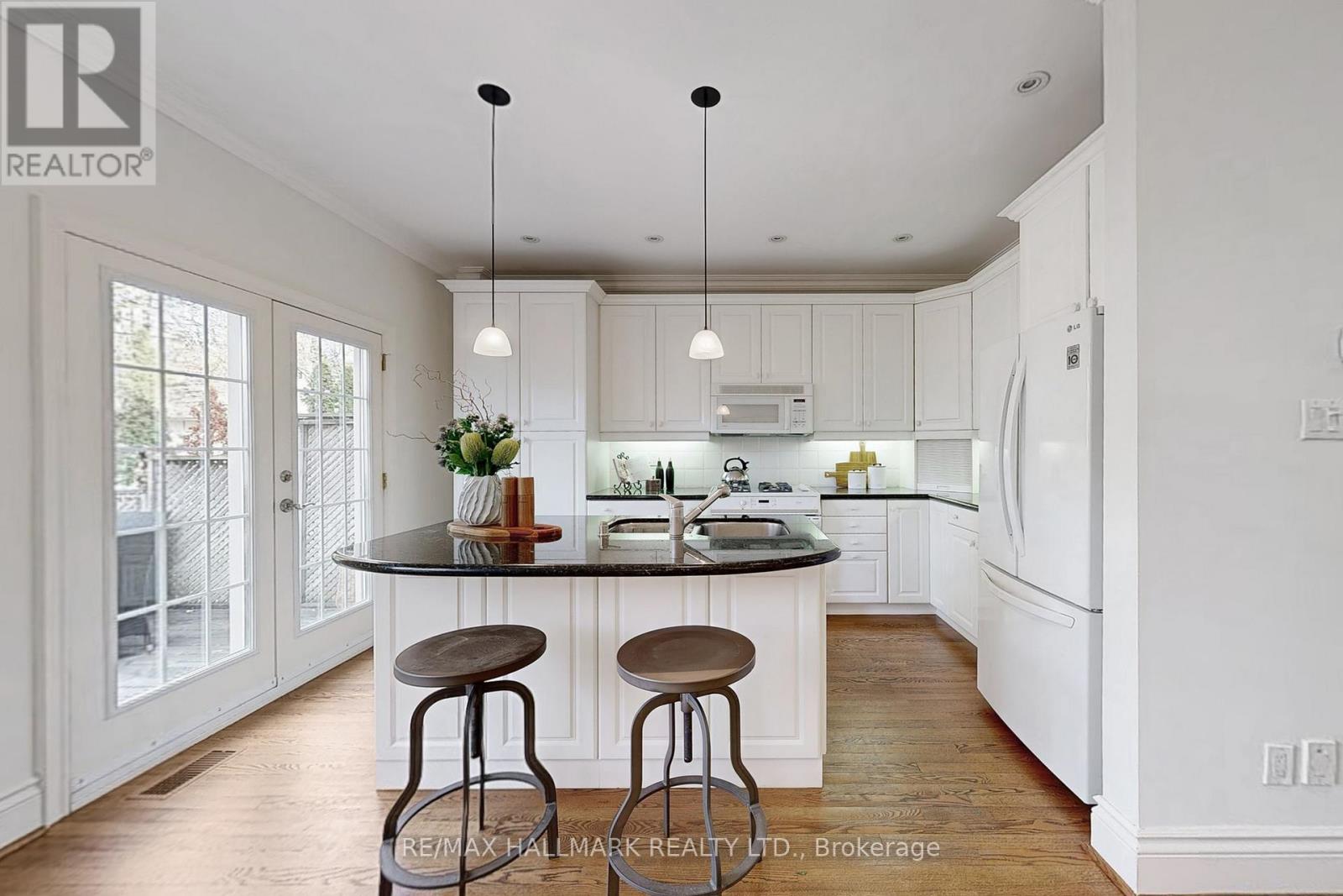 6a Carey Road, Toronto, Ontario  M4S 1N8 - Photo 7 - C12557908