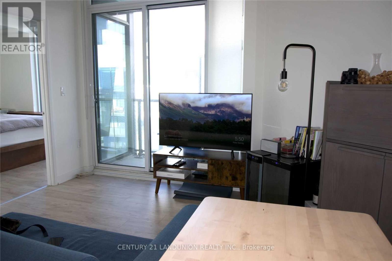 1718 - 27 Bathurst Street W, Toronto, Ontario  M5V 2P1 - Photo 14 - C12557938