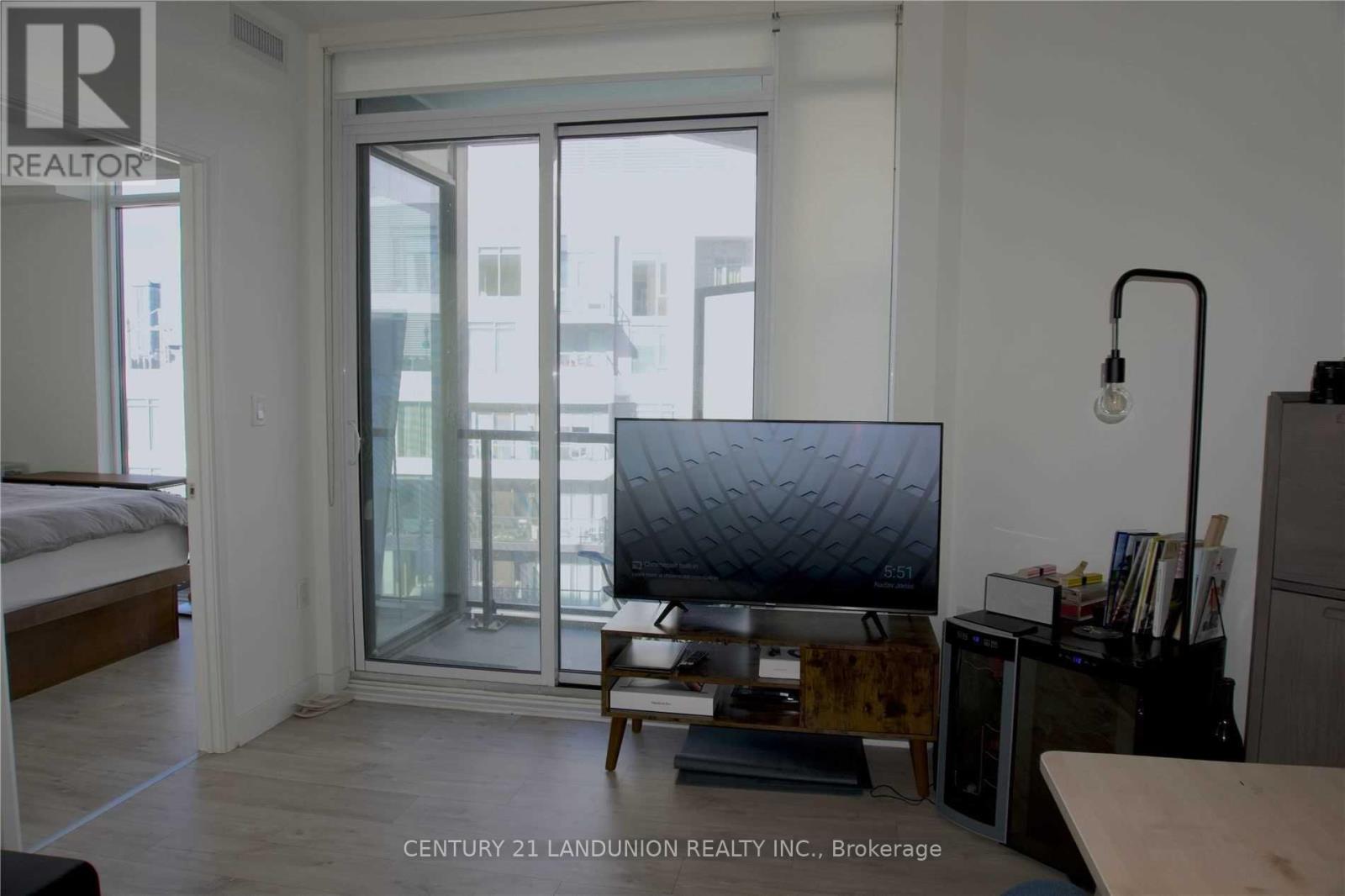 1718 - 27 Bathurst Street W, Toronto, Ontario  M5V 2P1 - Photo 15 - C12557938