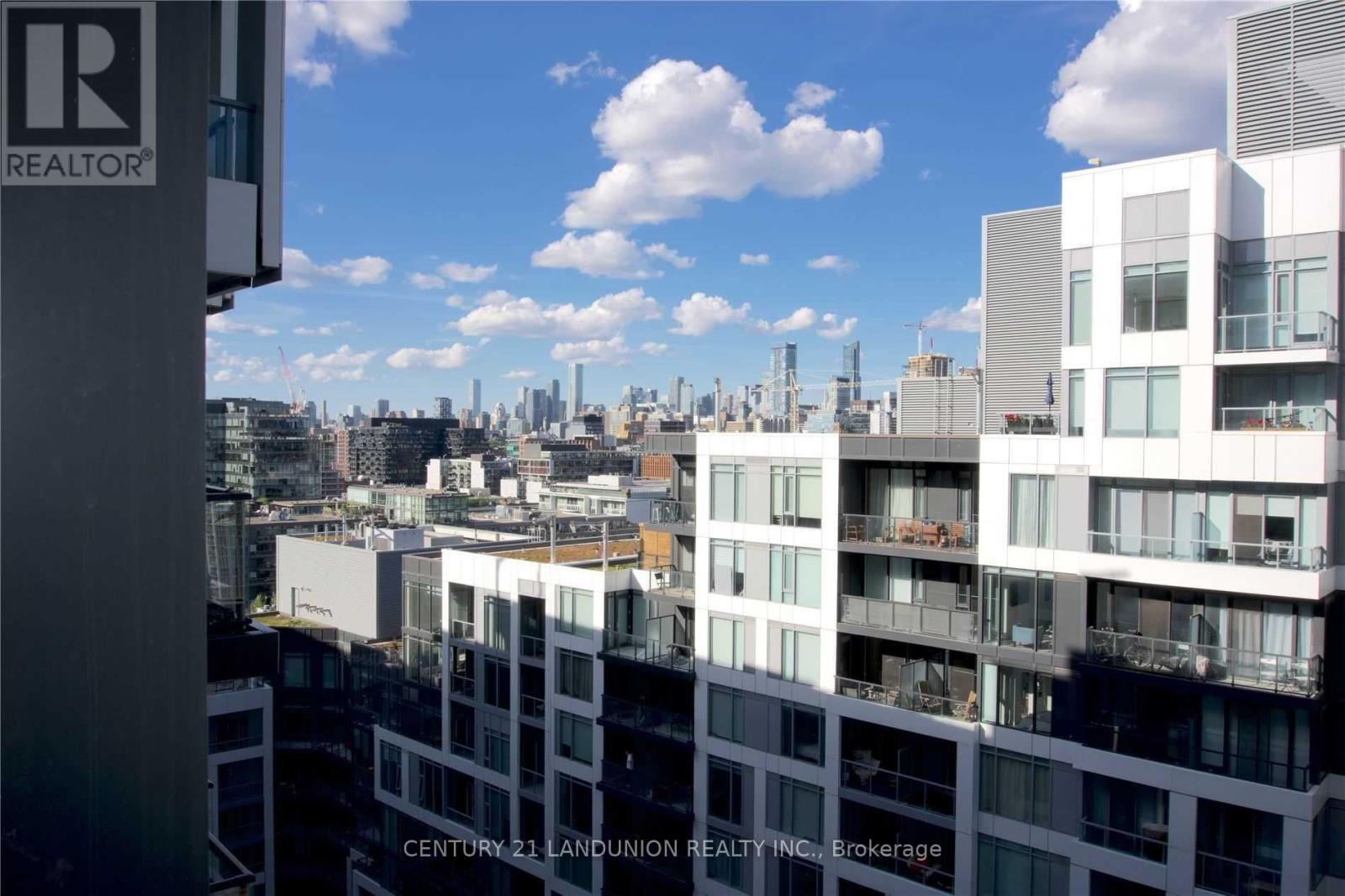 1718 - 27 Bathurst Street W, Toronto, Ontario  M5V 2P1 - Photo 3 - C12557938