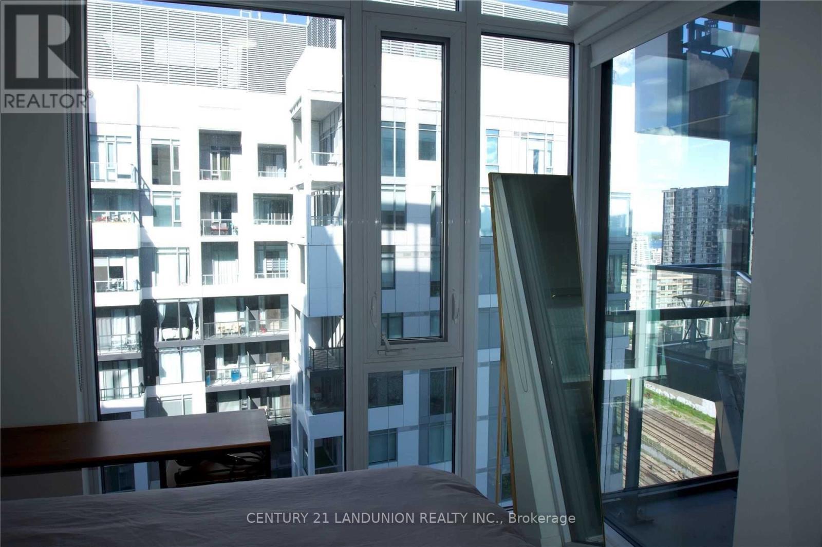 1718 - 27 Bathurst Street W, Toronto, Ontario  M5V 2P1 - Photo 7 - C12557938