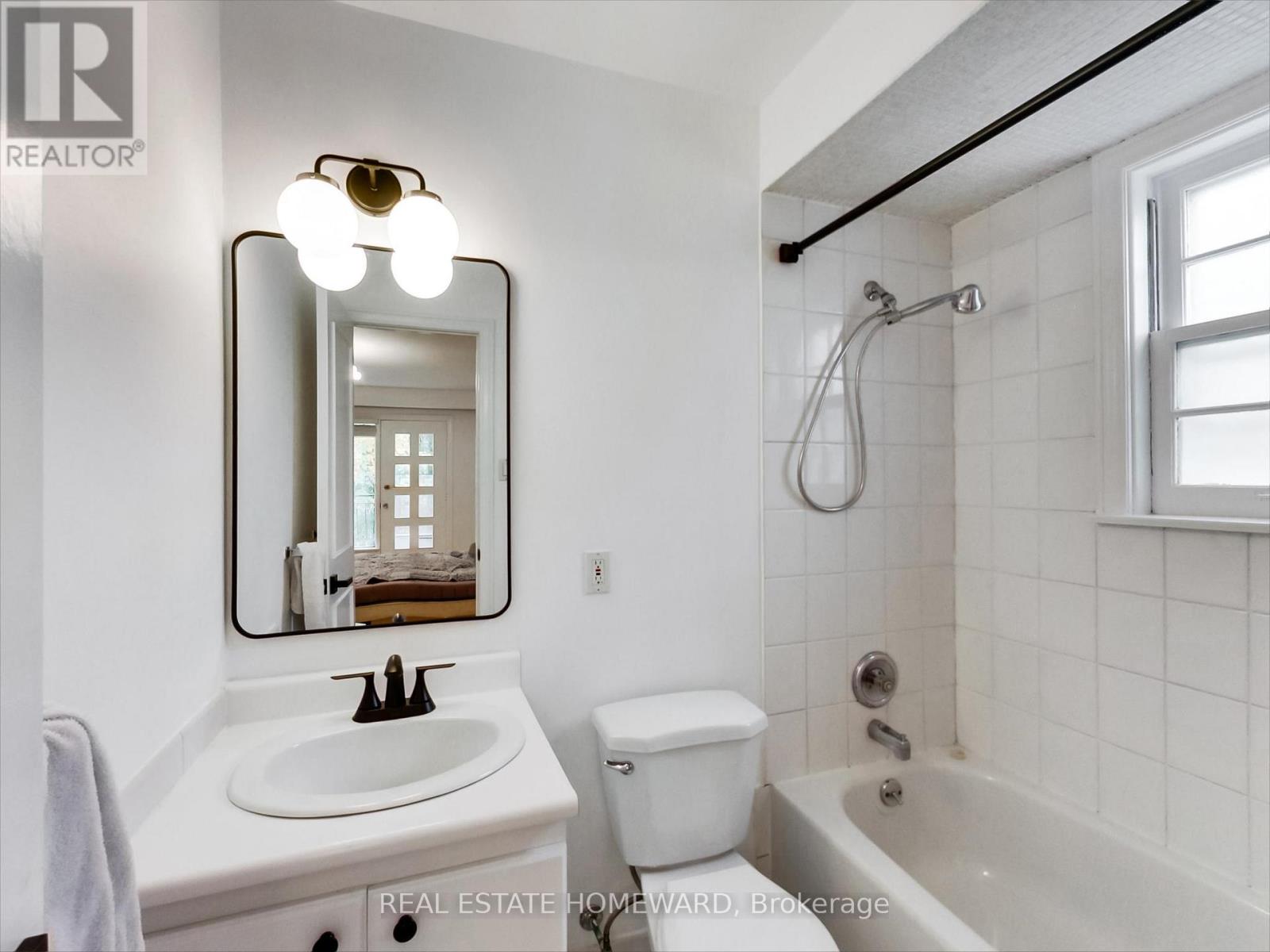 183 Madison Avenue, Toronto, Ontario  M5R 2S6 - Photo 17 - C12557996