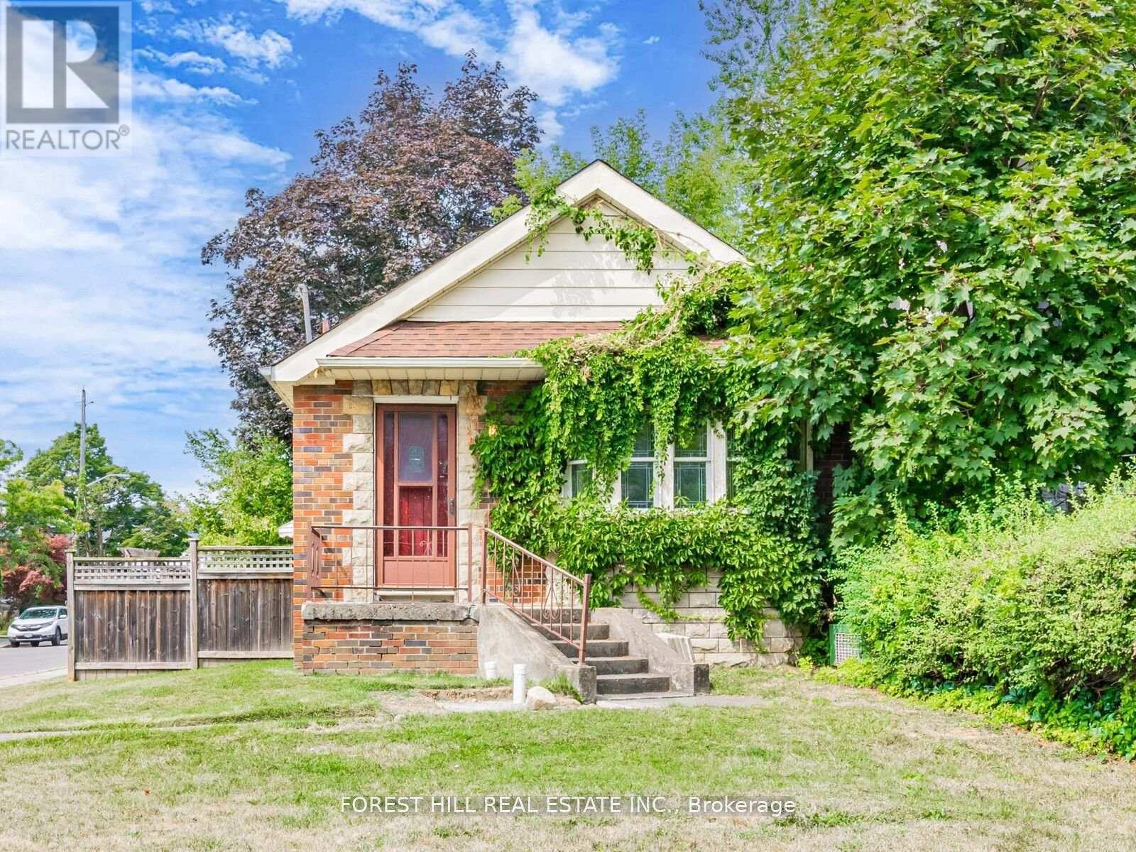 2 ESGORE DRIVE, Toronto, Ontario