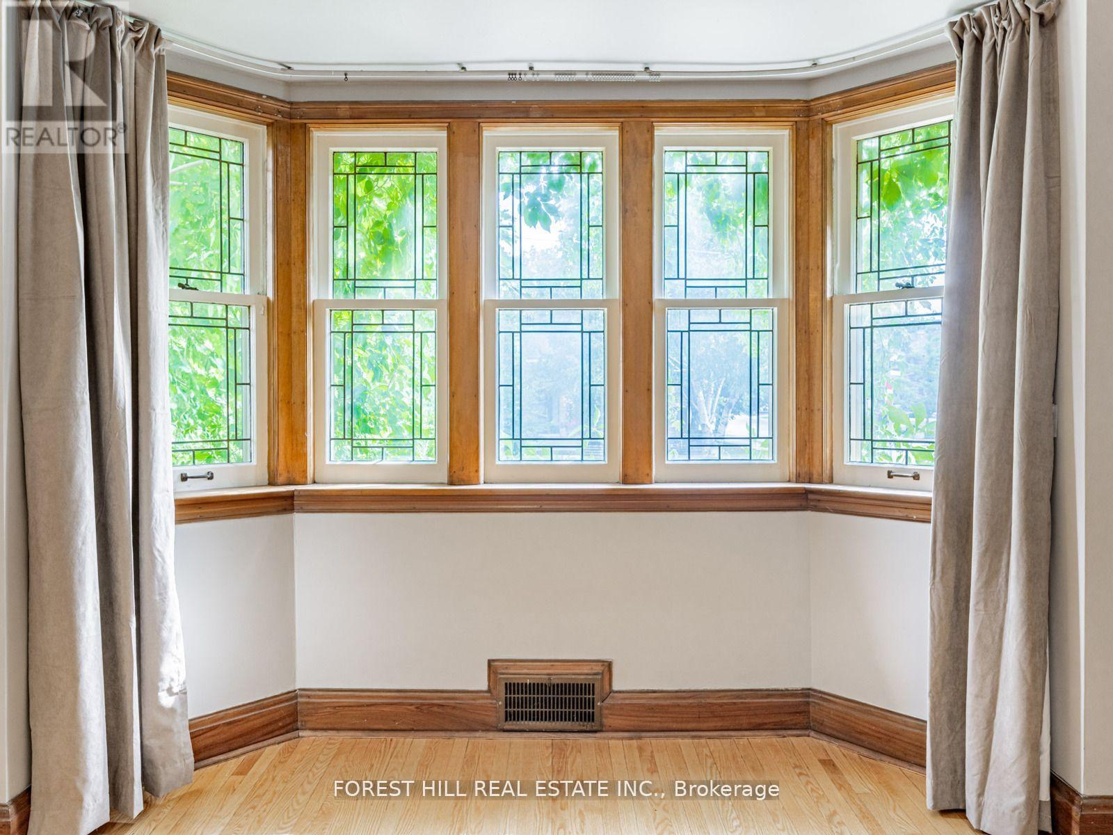 2 Esgore Drive, Toronto, Ontario  M5M 3R1 - Photo 11 - C12558020