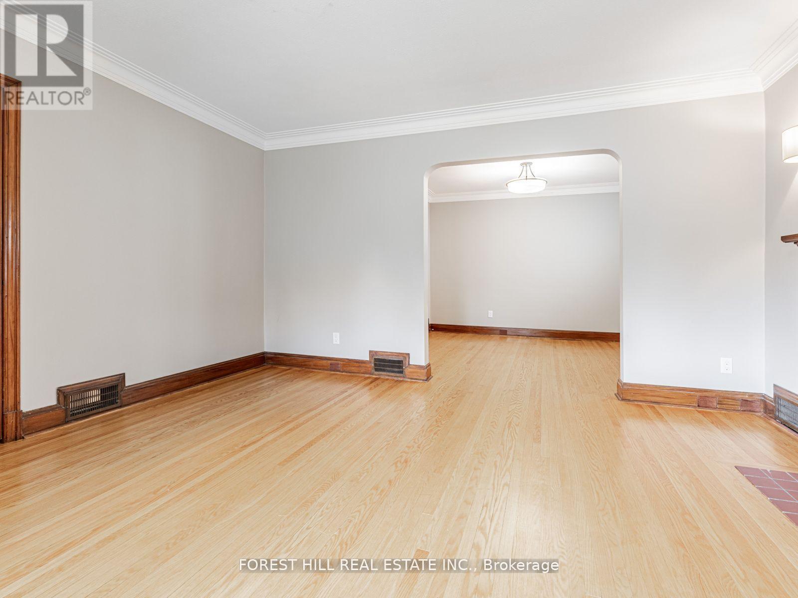 2 Esgore Drive, Toronto, Ontario  M5M 3R1 - Photo 13 - C12558020