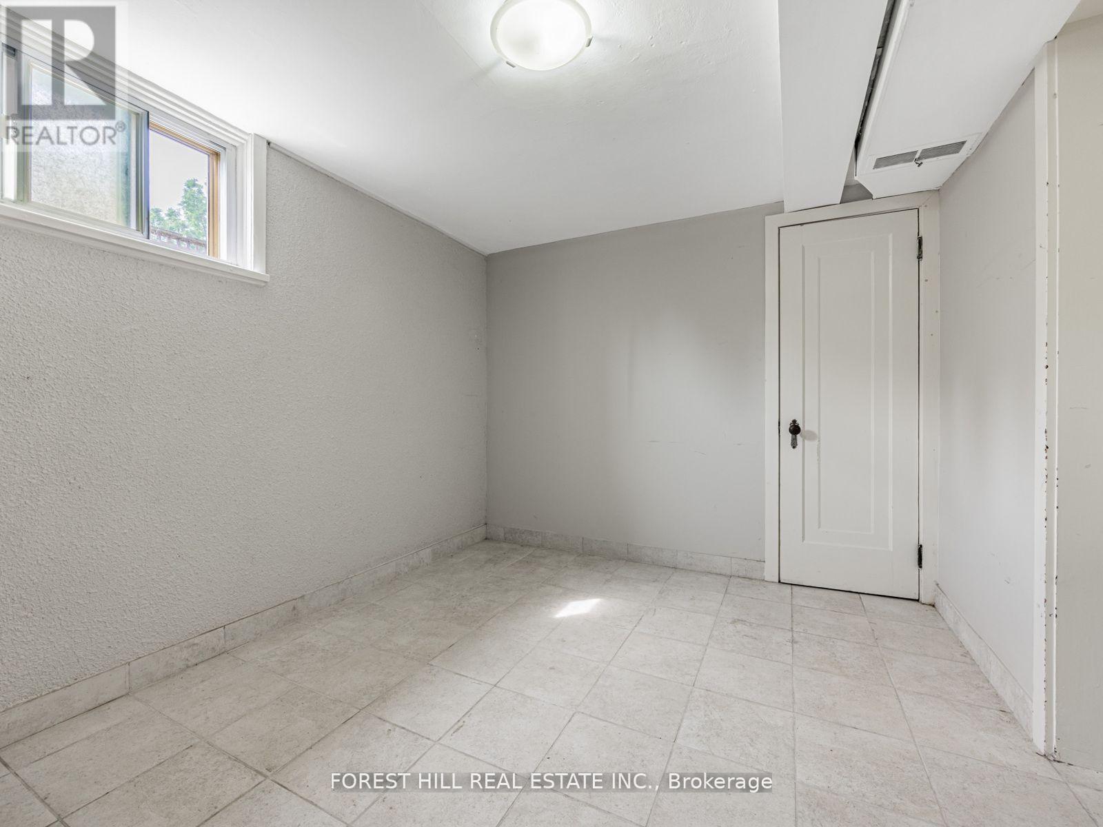 2 Esgore Drive, Toronto, Ontario  M5M 3R1 - Photo 28 - C12558020