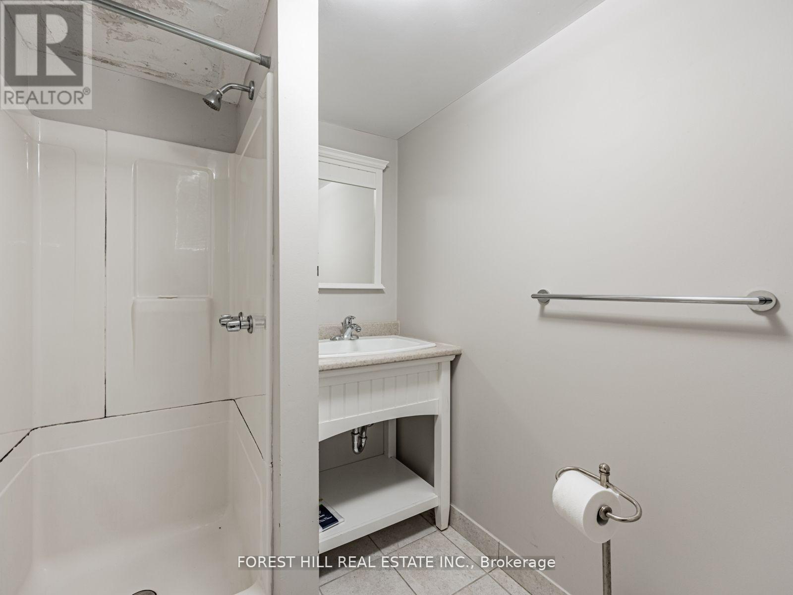 2 Esgore Drive, Toronto, Ontario  M5M 3R1 - Photo 30 - C12558020