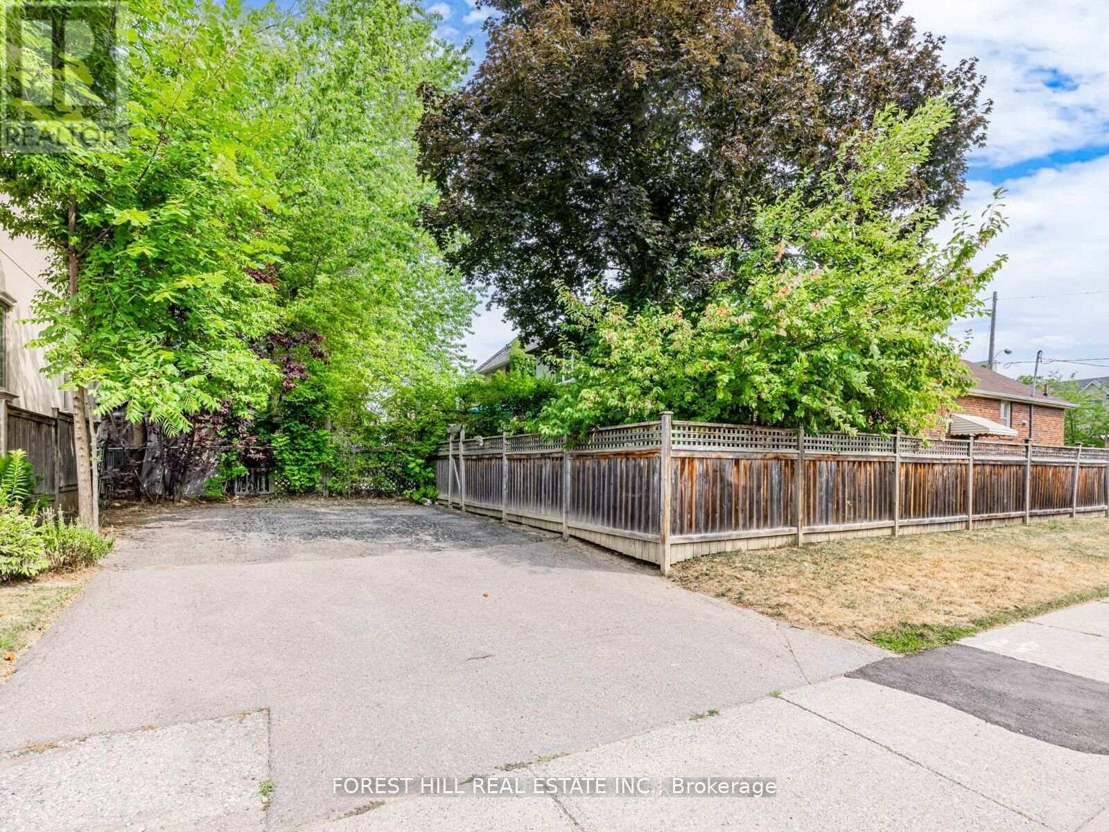 2 Esgore Drive, Toronto, Ontario  M5M 3R1 - Photo 33 - C12558020