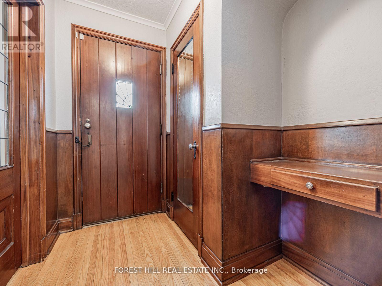 2 Esgore Drive, Toronto, Ontario  M5M 3R1 - Photo 6 - C12558020