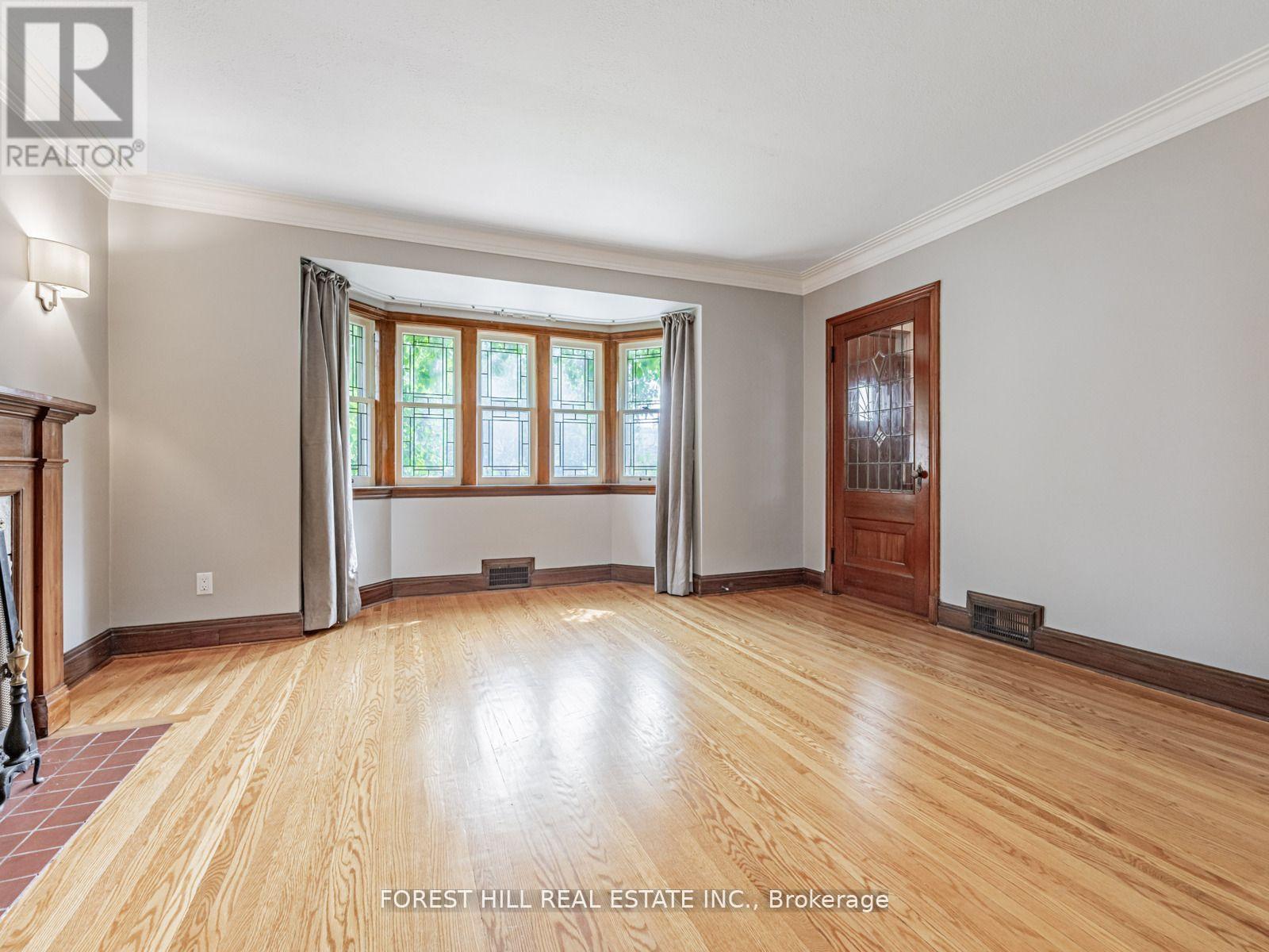 2 Esgore Drive, Toronto, Ontario  M5M 3R1 - Photo 9 - C12558020