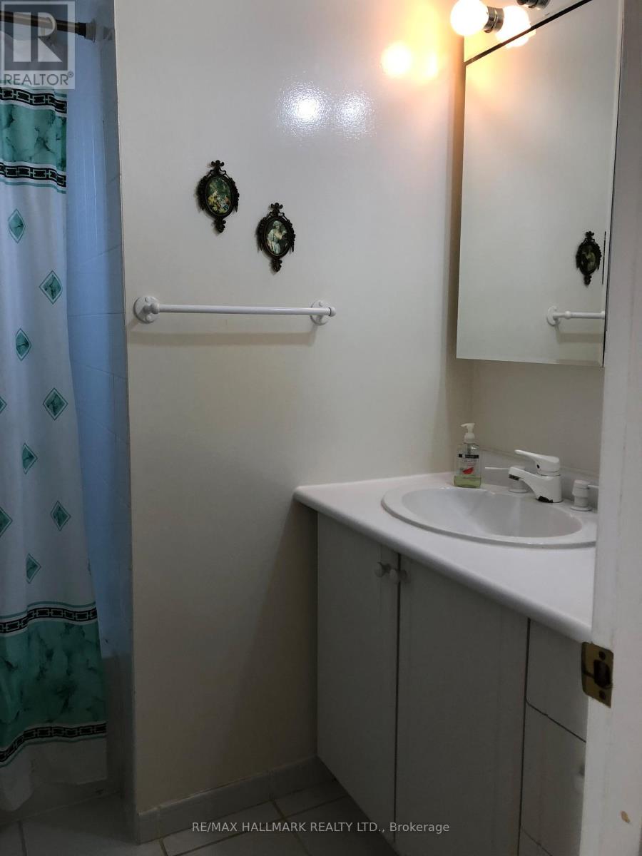 12 Painswick Crescent, Toronto, Ontario  M2J 3M6 - Photo 15 - C12558022