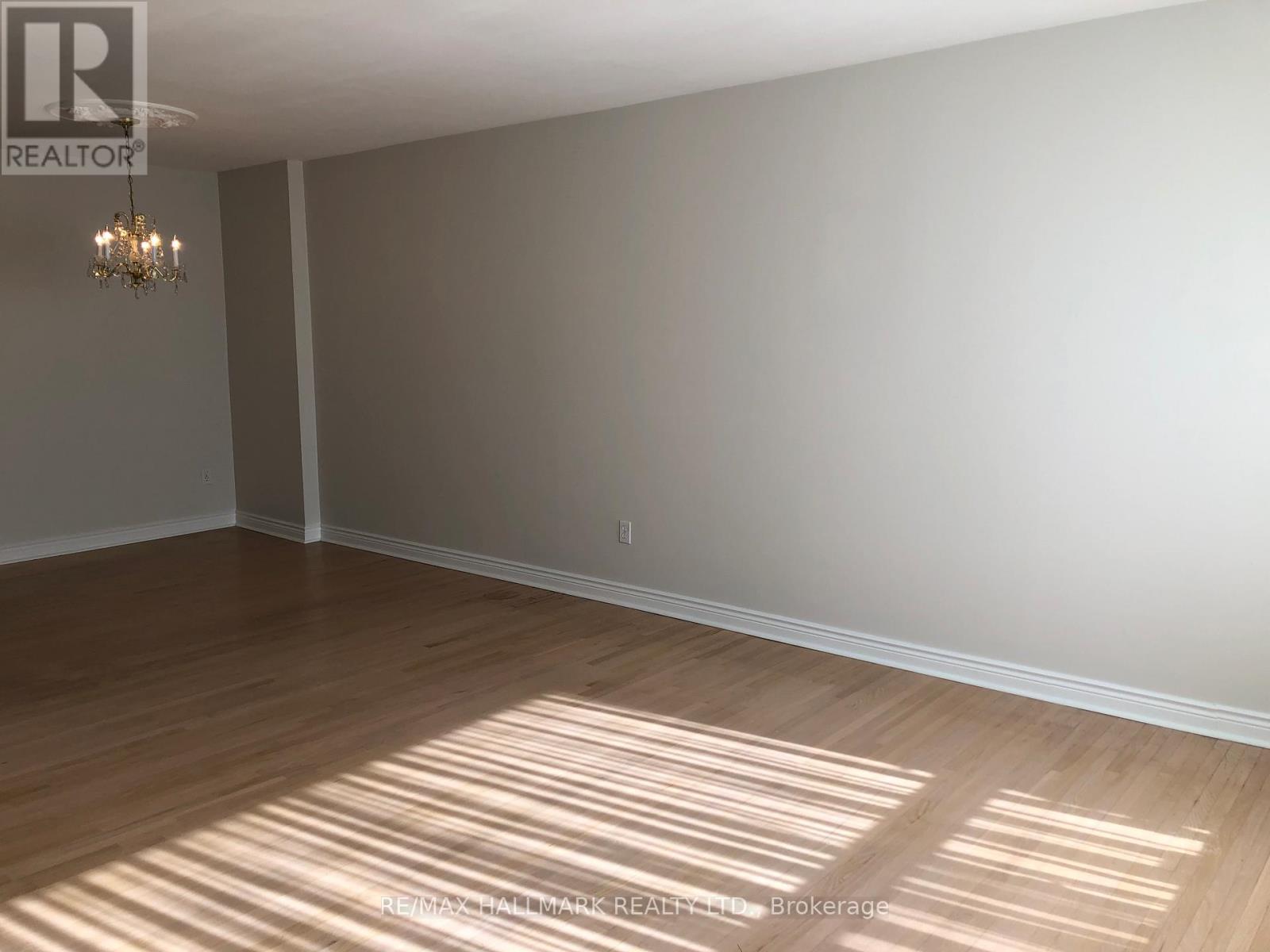 12 Painswick Crescent, Toronto, Ontario  M2J 3M6 - Photo 3 - C12558022