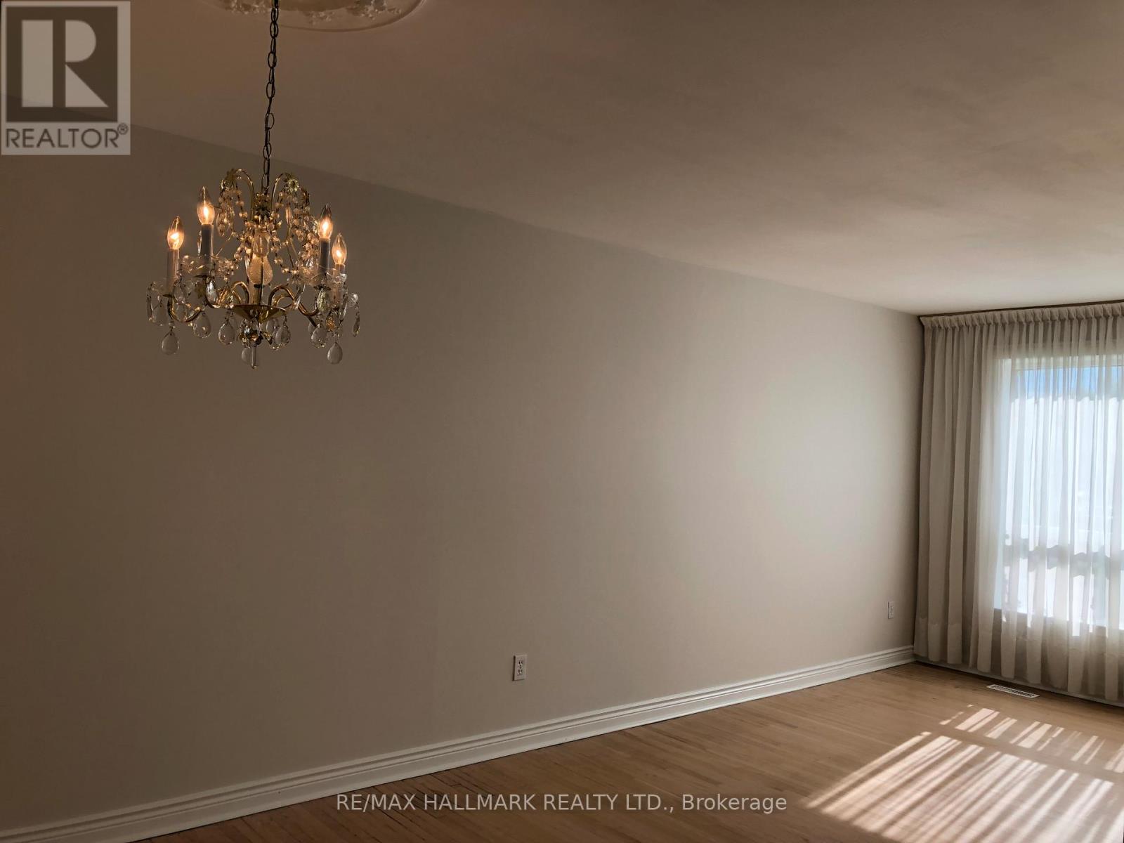 12 Painswick Crescent, Toronto, Ontario  M2J 3M6 - Photo 4 - C12558022