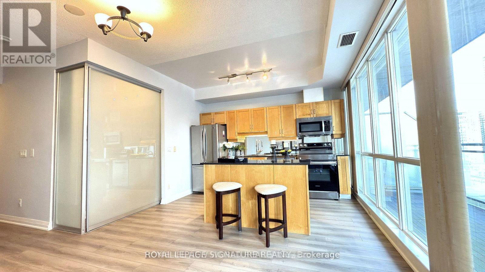 1806 - 220 Victoria Street, Toronto, Ontario  M5B 2R6 - Photo 3 - C12558048