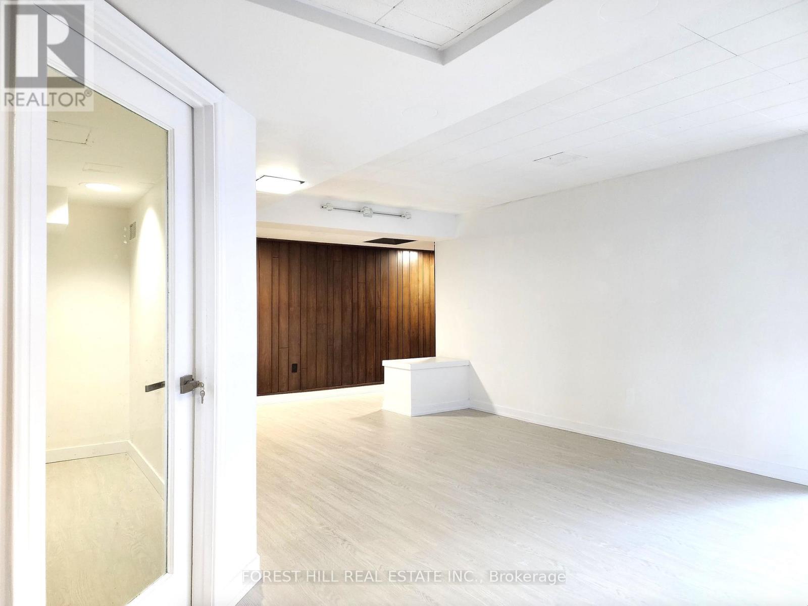 200 - 226 Bathurst Street, Toronto, Ontario  M5T 2R9 - Photo 9 - C12558106