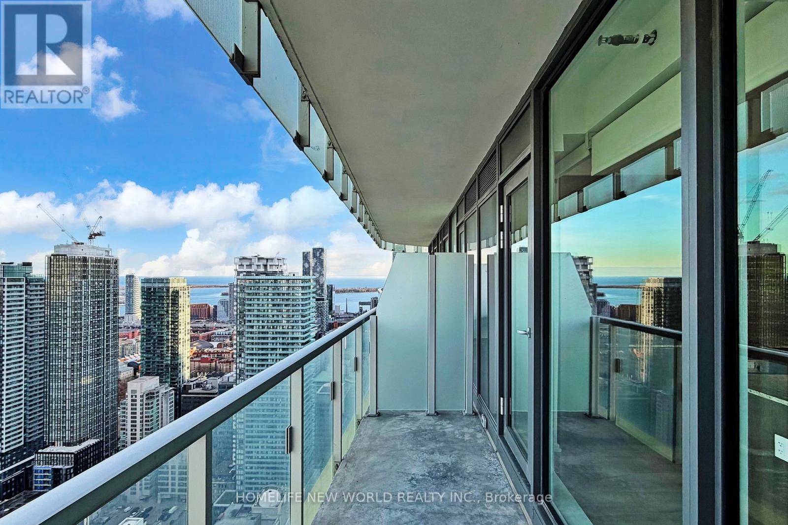 4303 - 197 Yonge Street, Toronto, Ontario  M5B 1M4 - Photo 17 - C12558108