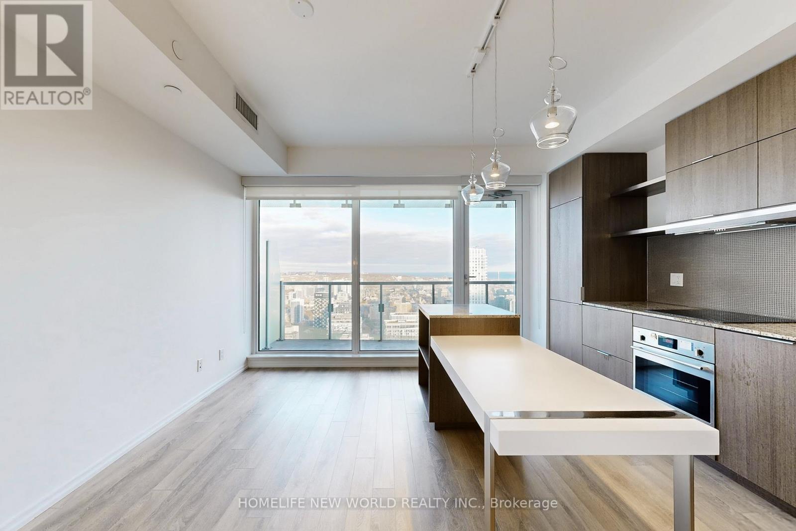 4303 - 197 Yonge Street, Toronto, Ontario  M5B 1M4 - Photo 5 - C12558108