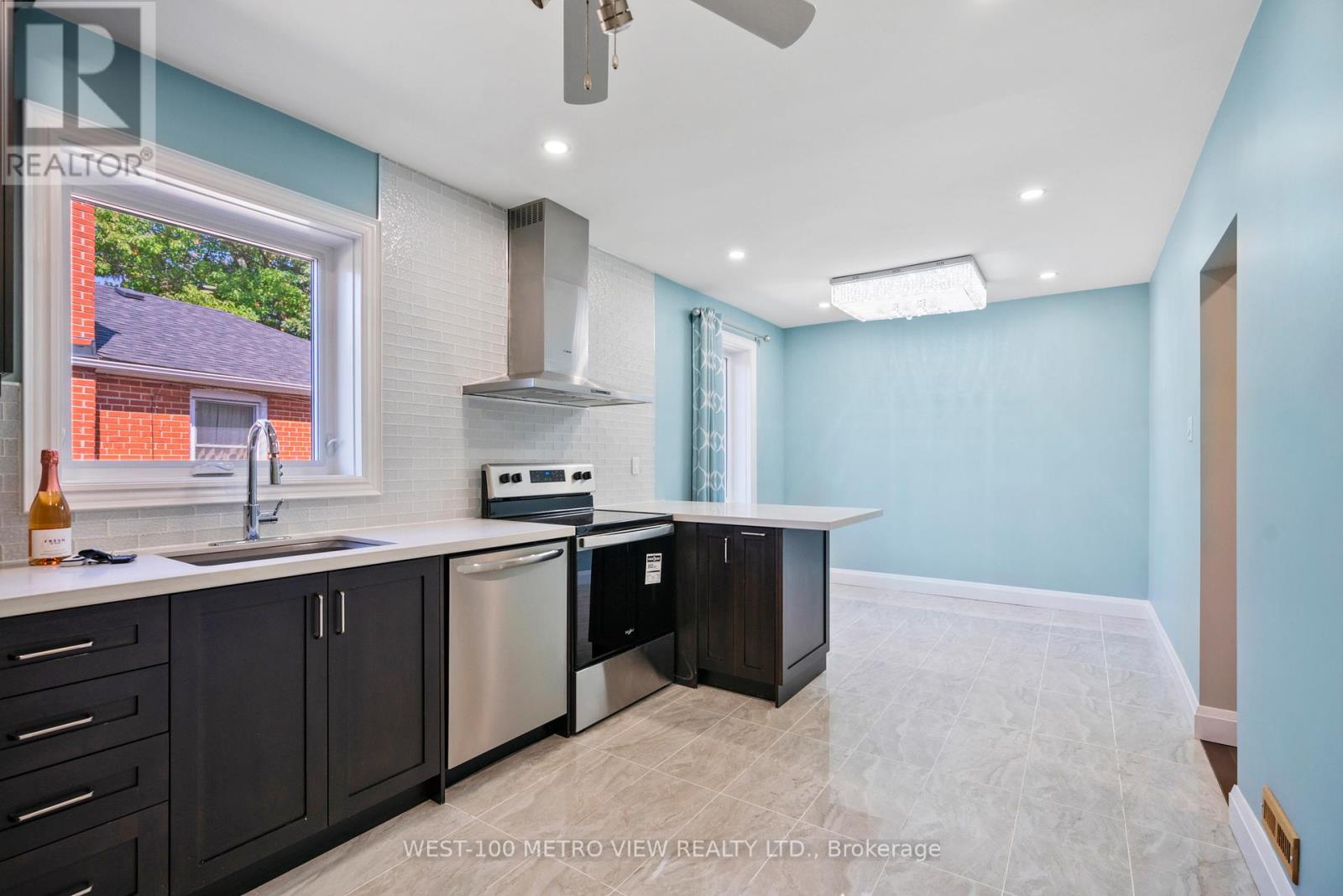 31 Rossford Road, Toronto, Ontario  M1R 4B2 - Photo 4 - E12518132