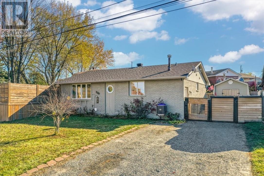 229 Catherine Street, Garson, Ontario  P3L 1H1 - Photo 2 - 2125702