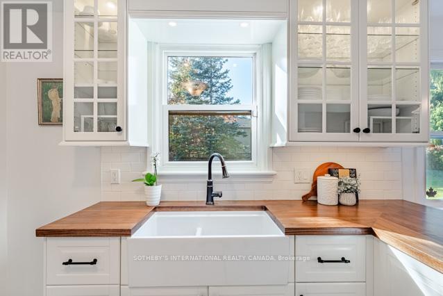 32 Parker Avenue, Hamilton, Ontario  L9G 1A7 - Photo 3 - X12456094