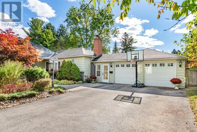 32 Parker Avenue, Hamilton, Ontario  L9G 1A7 - Photo 5 - X12456094