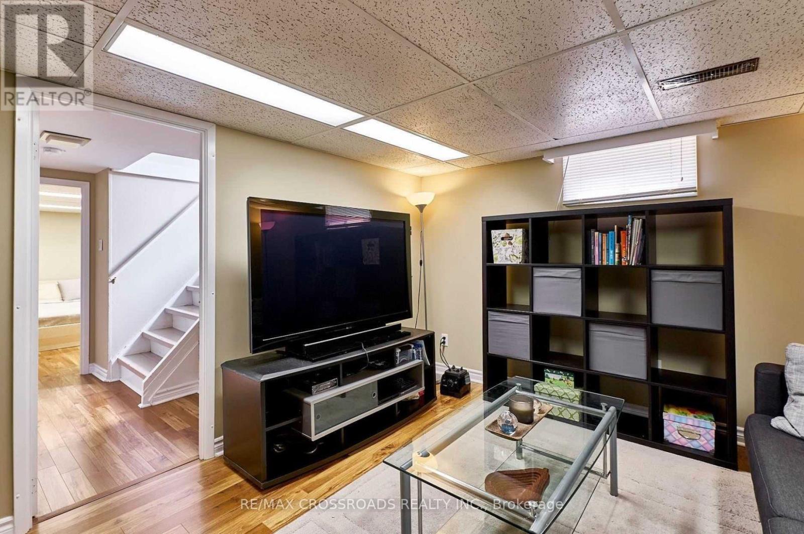 56 Harris Park Drive, Toronto, Ontario  M1L 3A7 - Photo 3 - E12557902