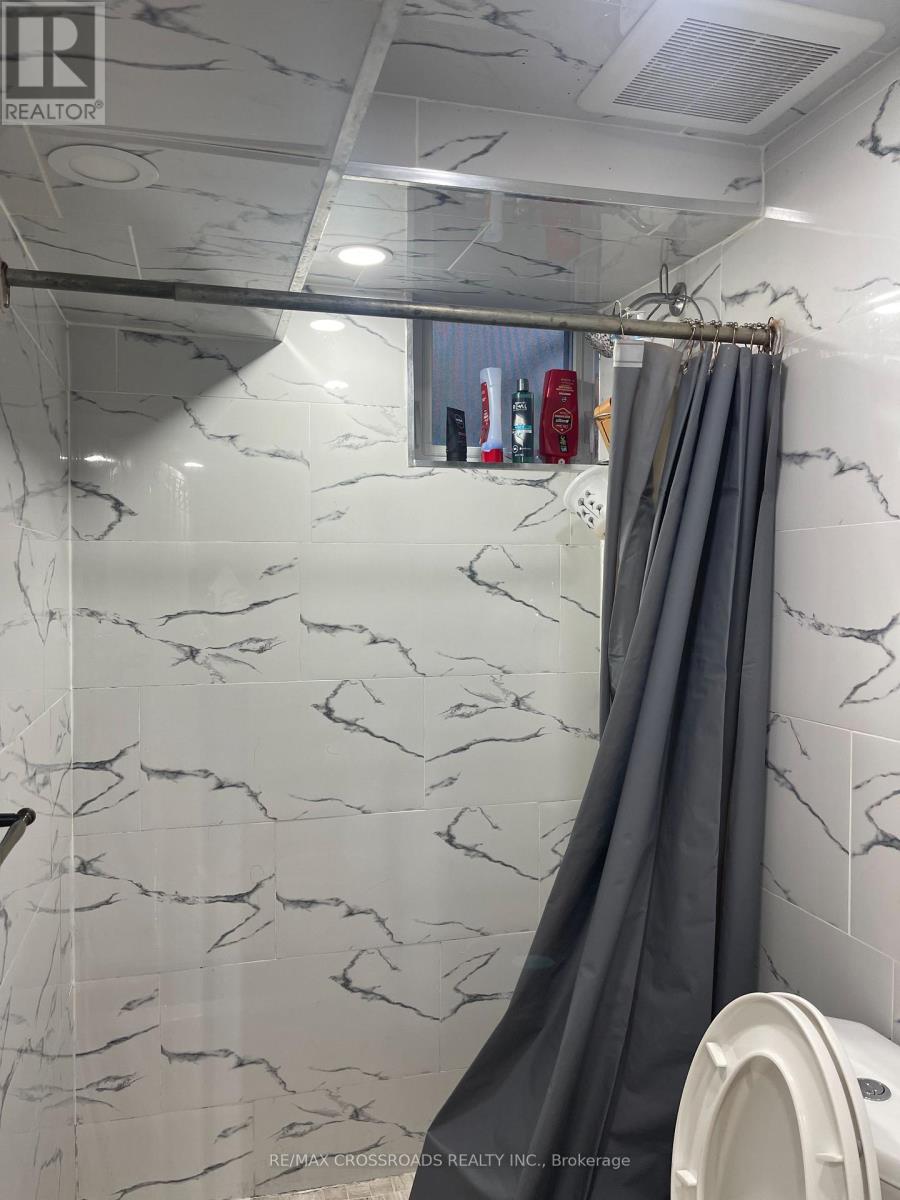 56 Harris Park Drive, Toronto, Ontario  M1L 3A7 - Photo 5 - E12557902