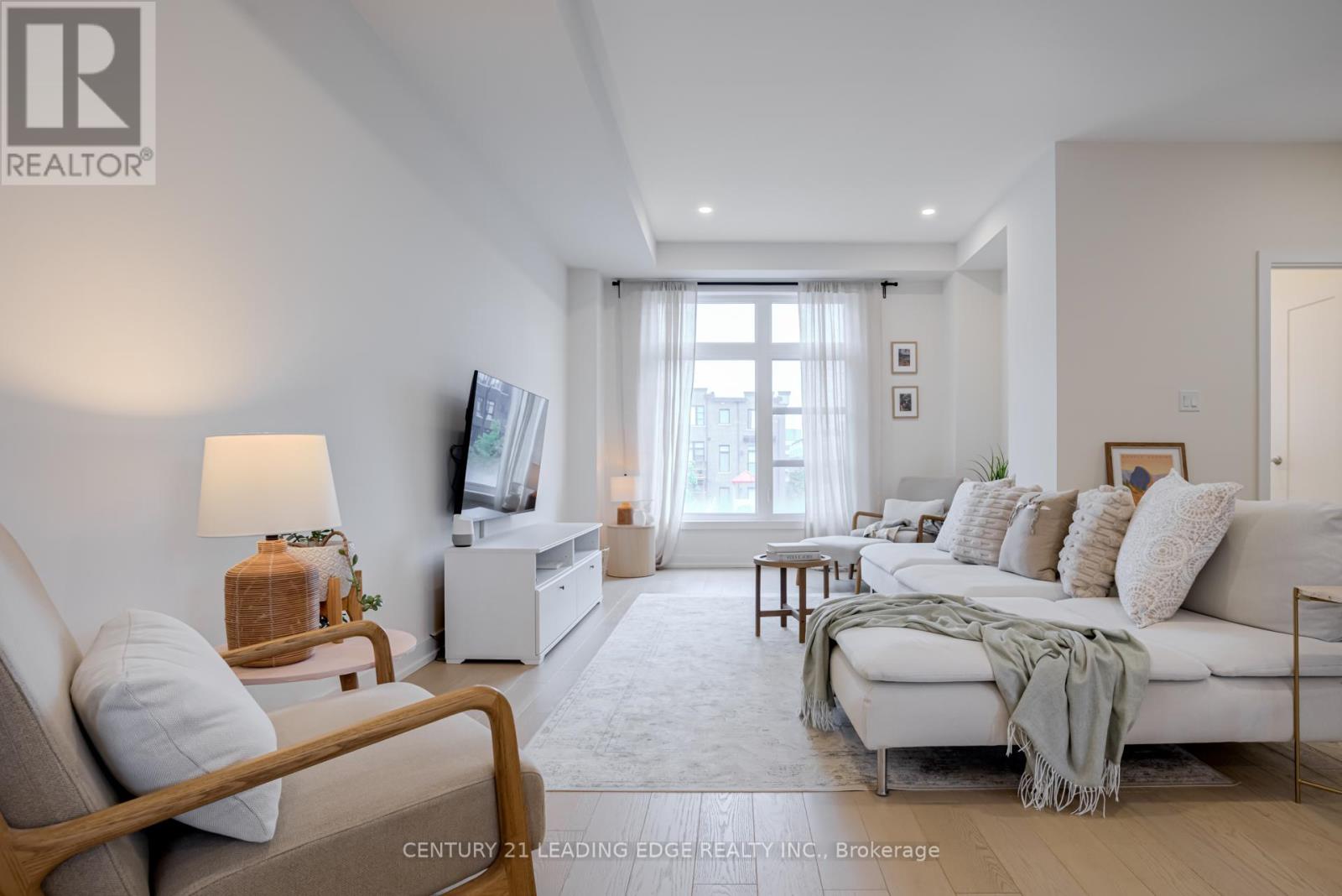 1645 Shining Star Chase, Pickering, Ontario  L1X 0H9 - Photo 10 - E12558090