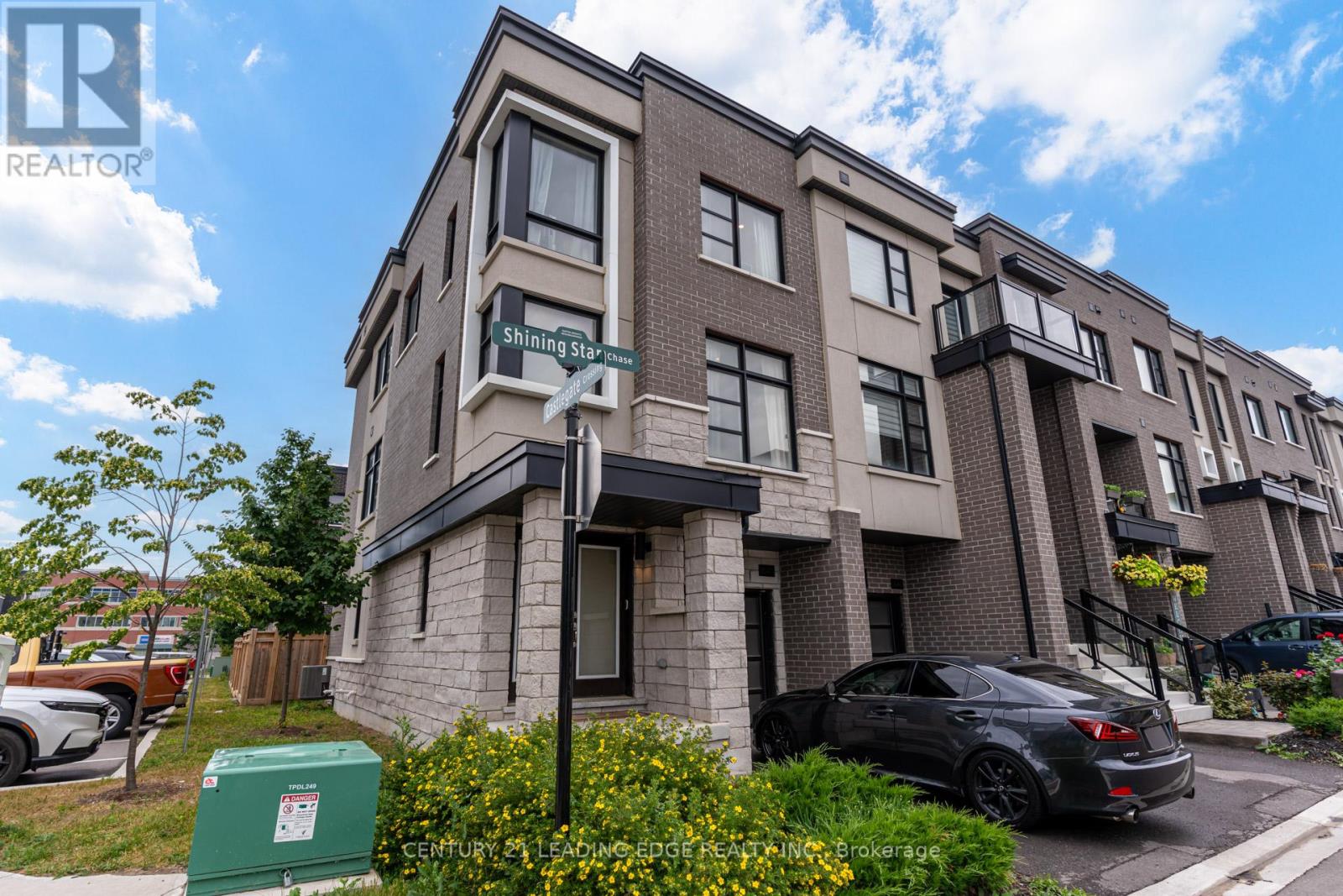 1645 Shining Star Chase, Pickering, Ontario  L1X 0H9 - Photo 2 - E12558090