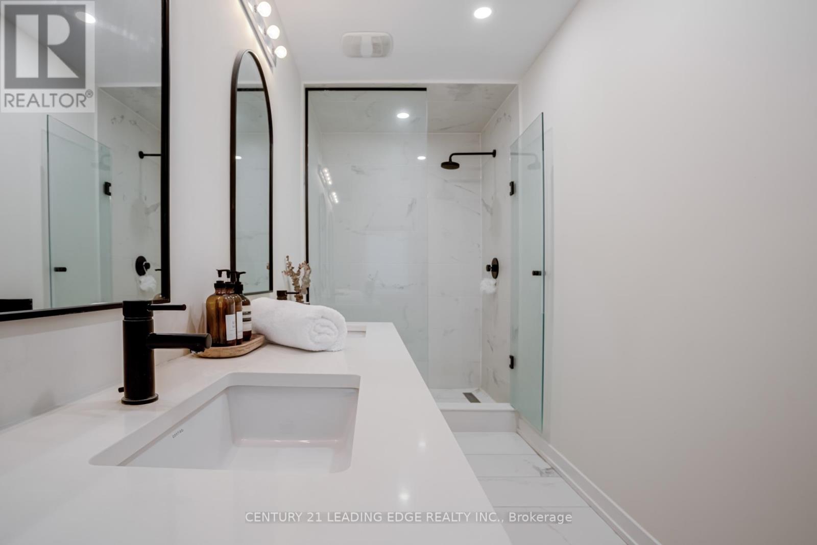 1645 Shining Star Chase, Pickering, Ontario  L1X 0H9 - Photo 22 - E12558090