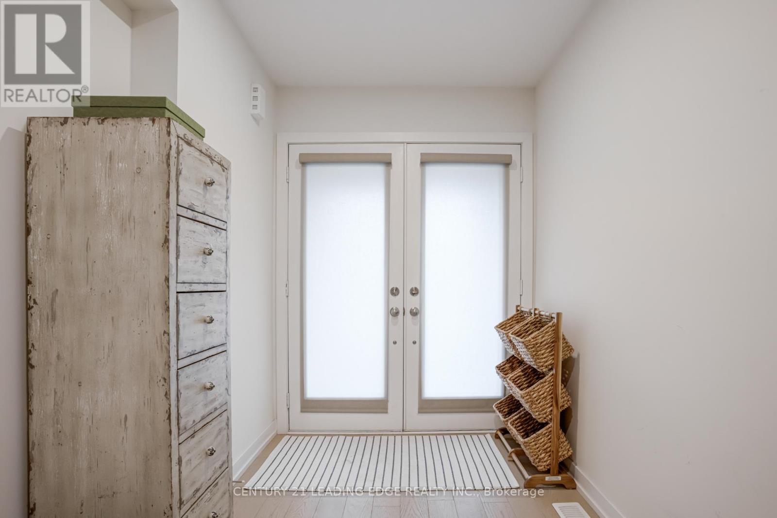 1645 Shining Star Chase, Pickering, Ontario  L1X 0H9 - Photo 4 - E12558090