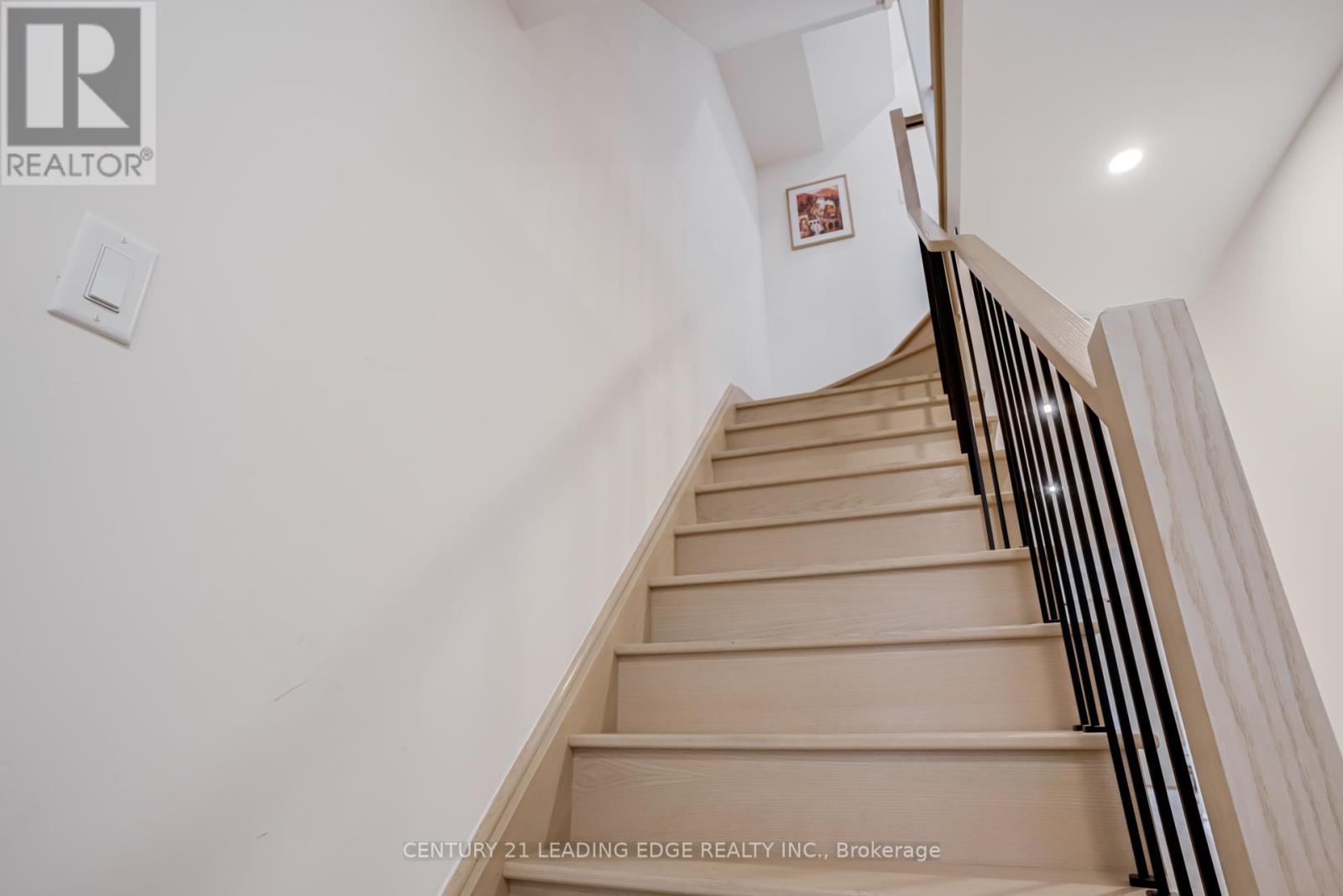 1645 Shining Star Chase, Pickering, Ontario  L1X 0H9 - Photo 8 - E12558090