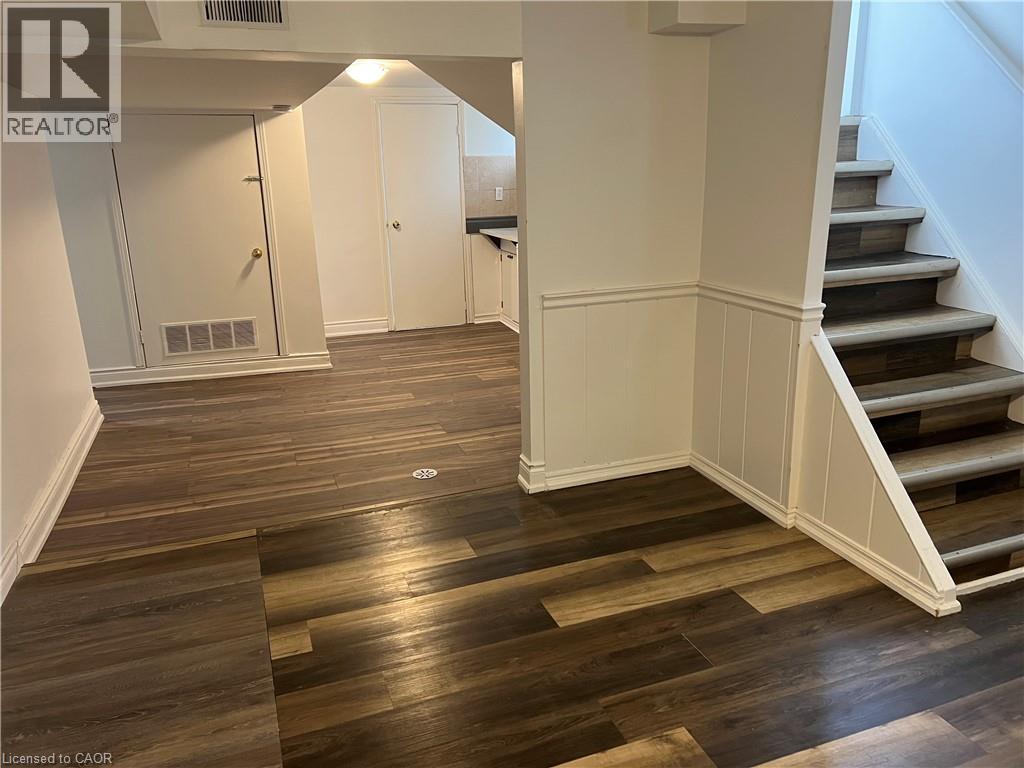 8 Myrtle Avenue Unit# Lower, St. Catharines, Ontario  L2M 5W1 - Photo 10 - 40789008